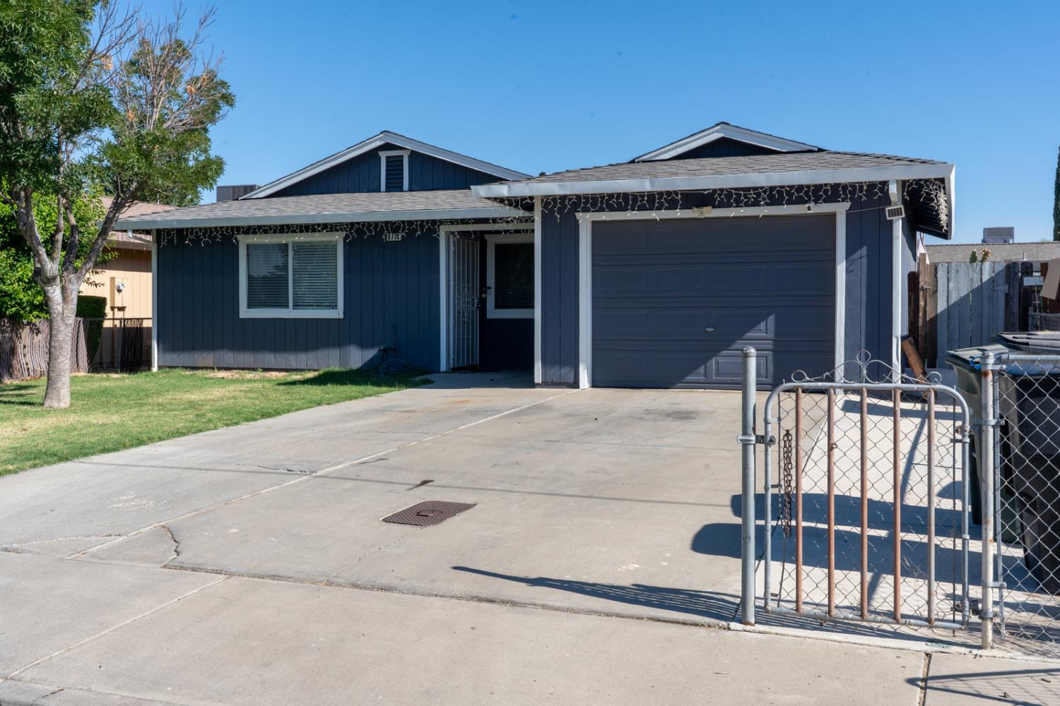 8778 Almond St, Dos Palos, CA 93620