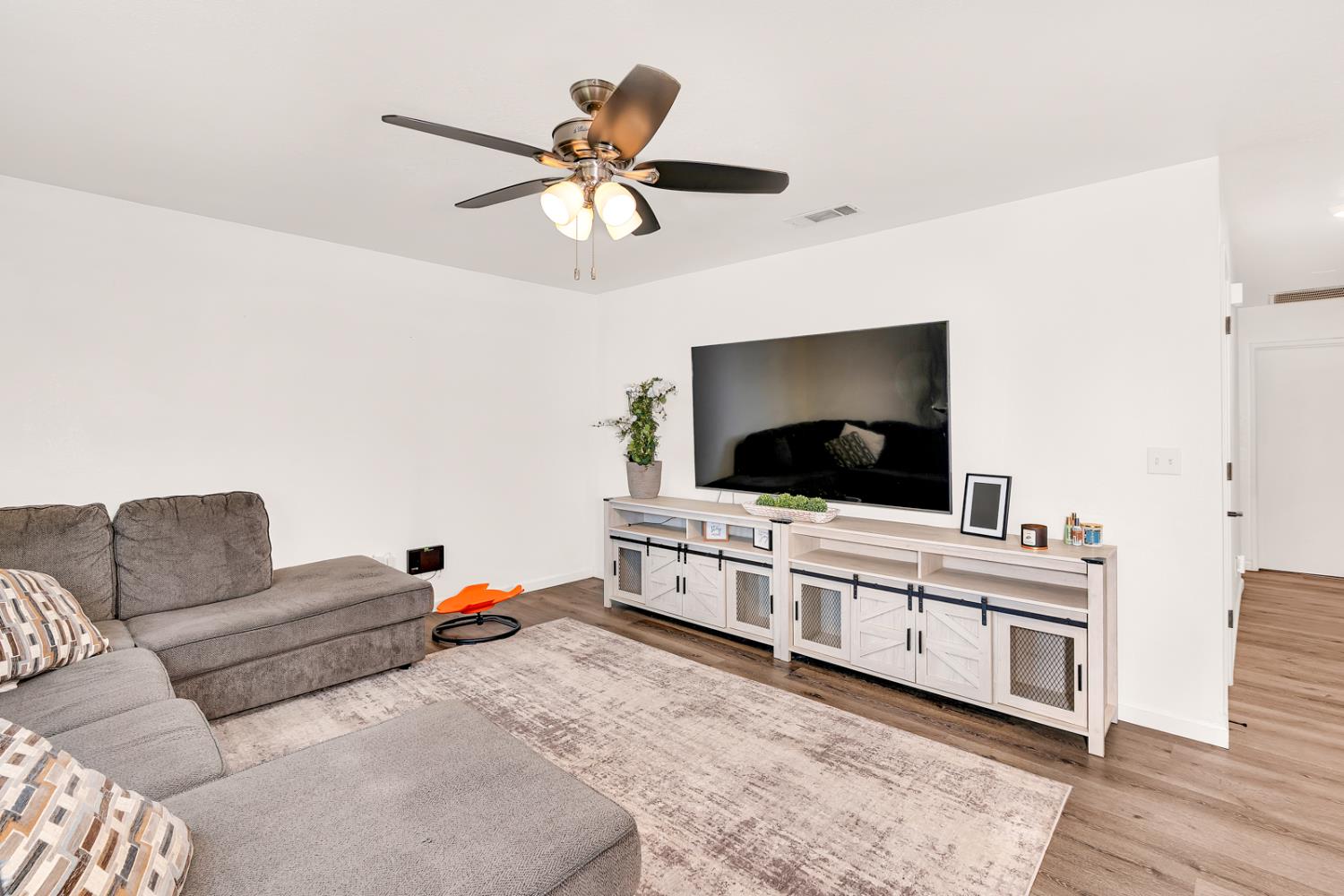 8778 Almond St, Dos Palos, CA 93620