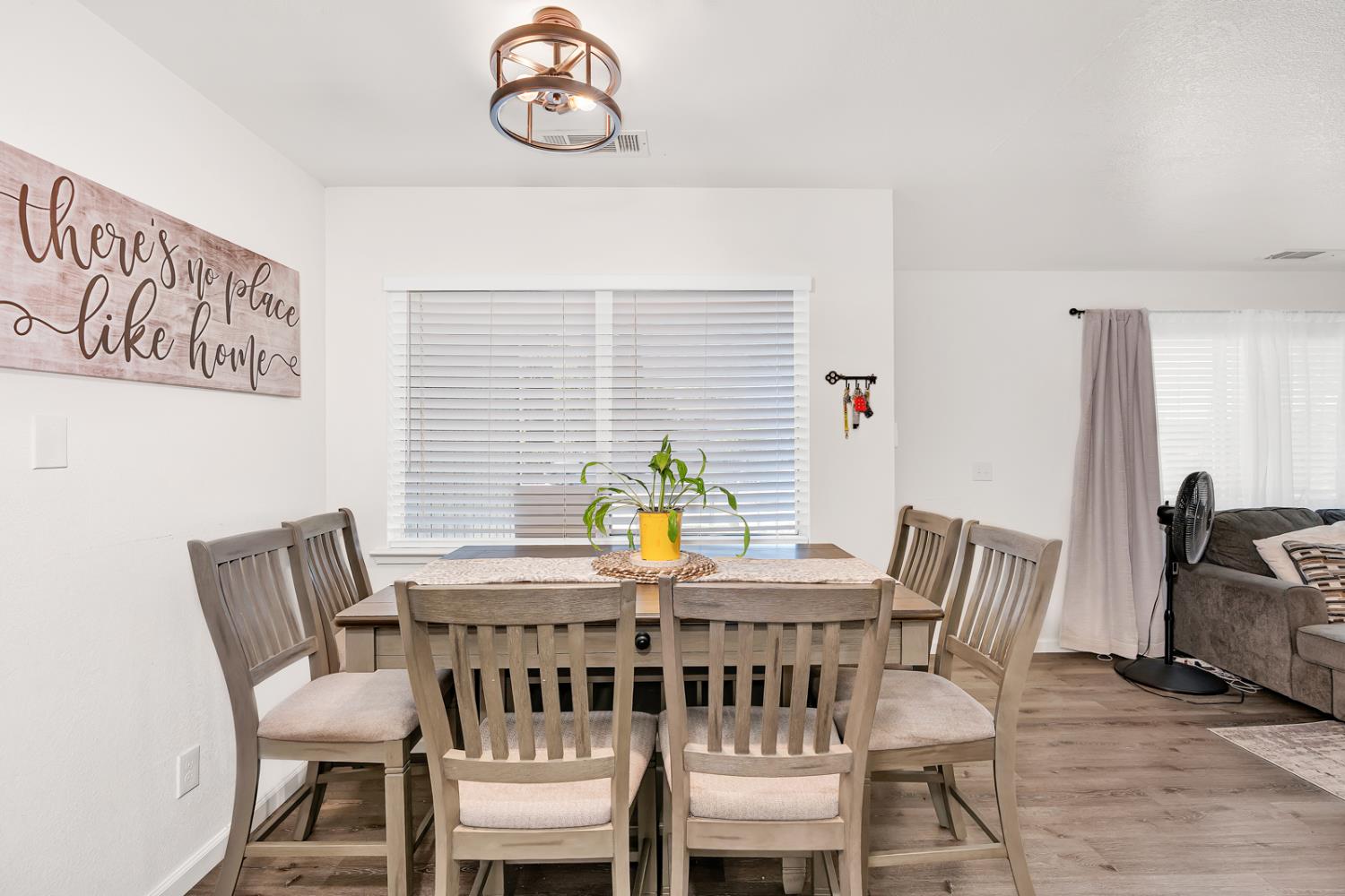 8778 Almond St, Dos Palos, CA 93620