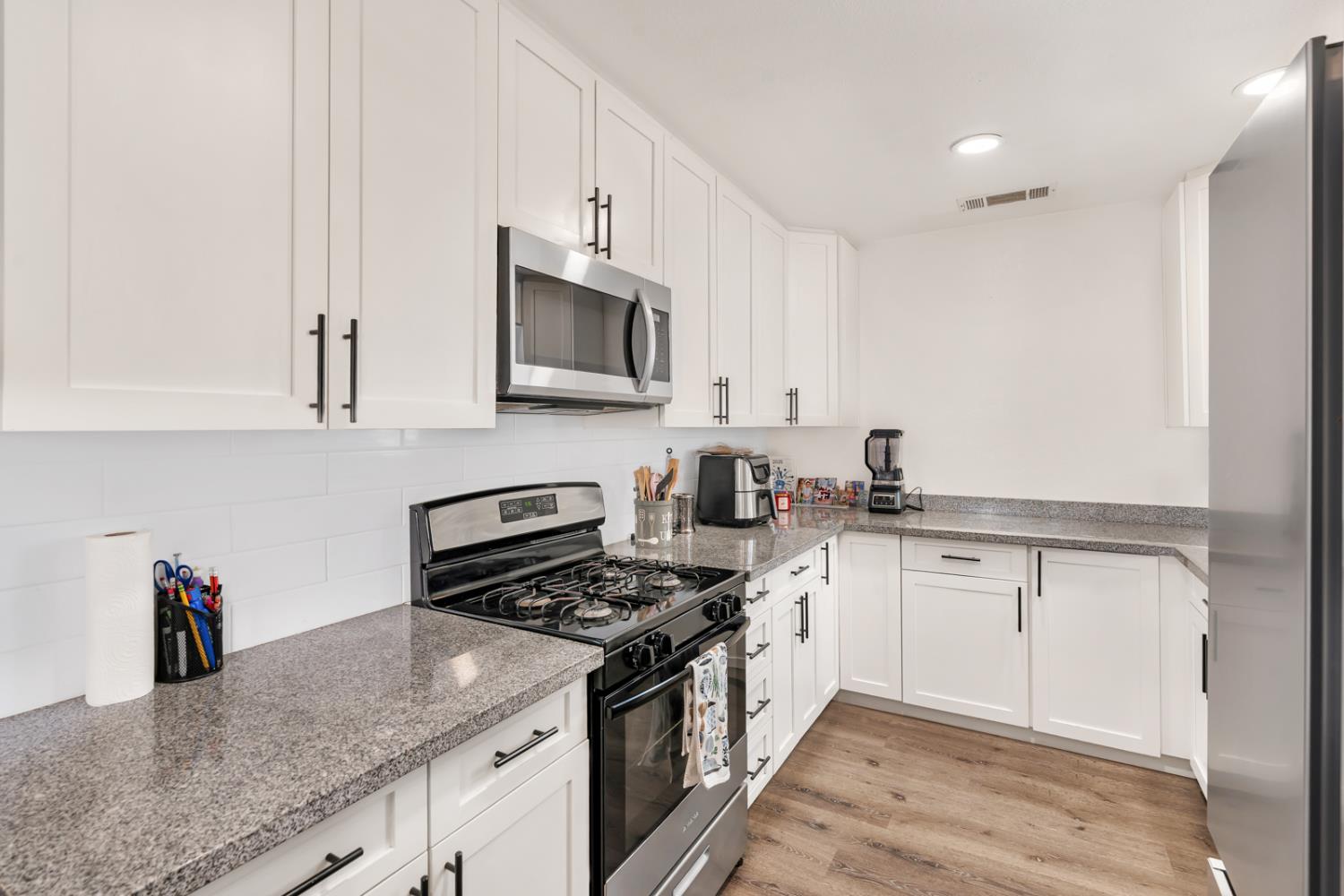 8778 Almond St, Dos Palos, CA 93620