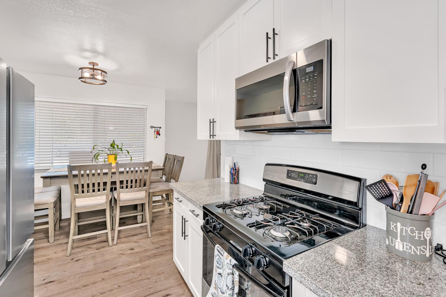 8778 Almond St, Dos Palos, CA 93620