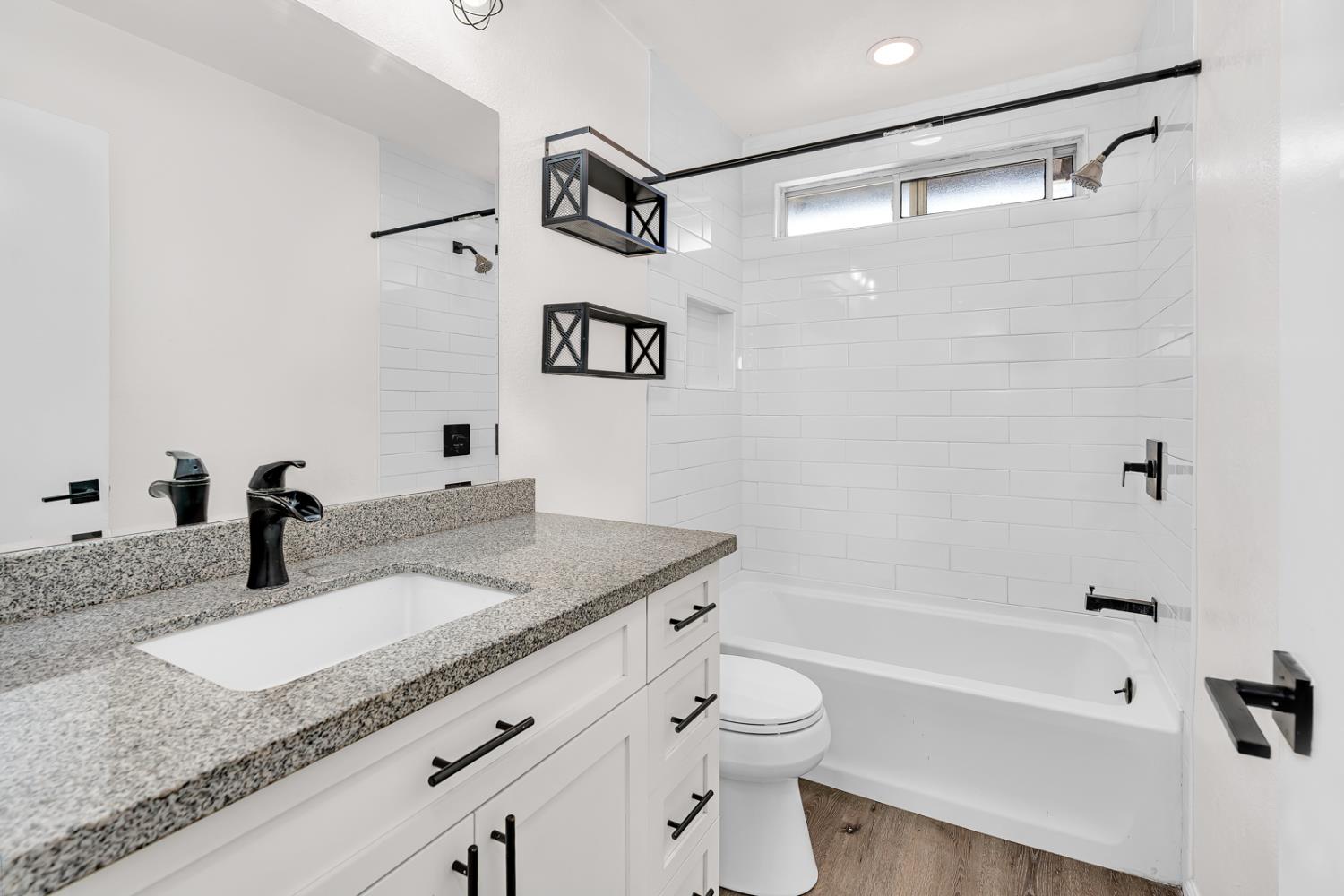 8778 Almond St, Dos Palos, CA 93620