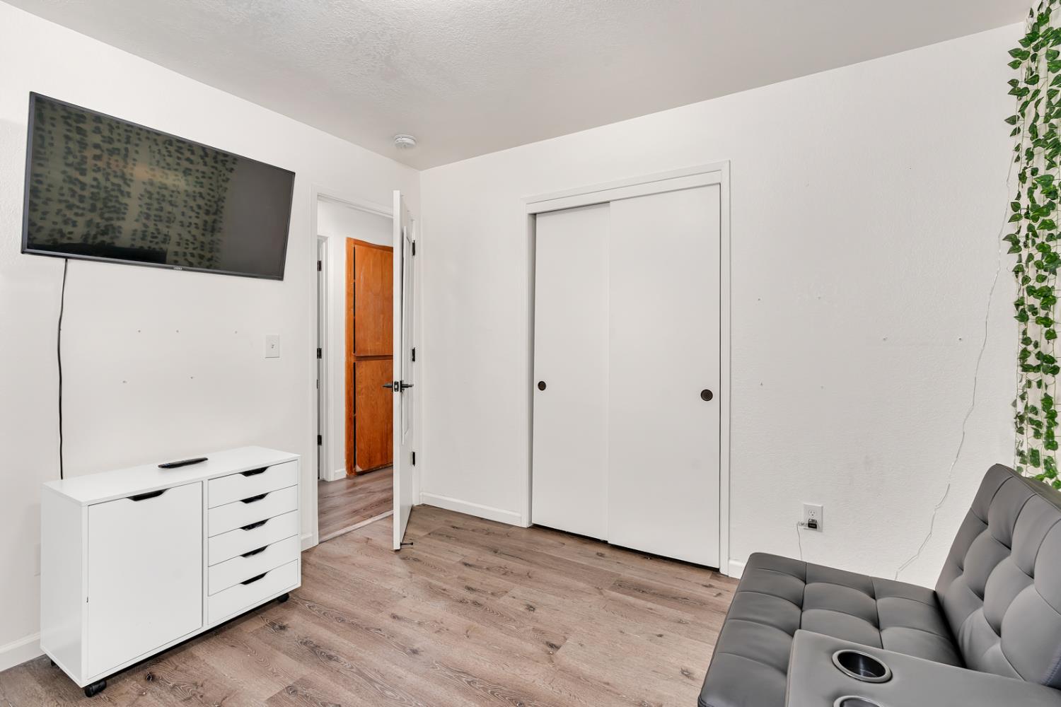 8778 Almond St, Dos Palos, CA 93620