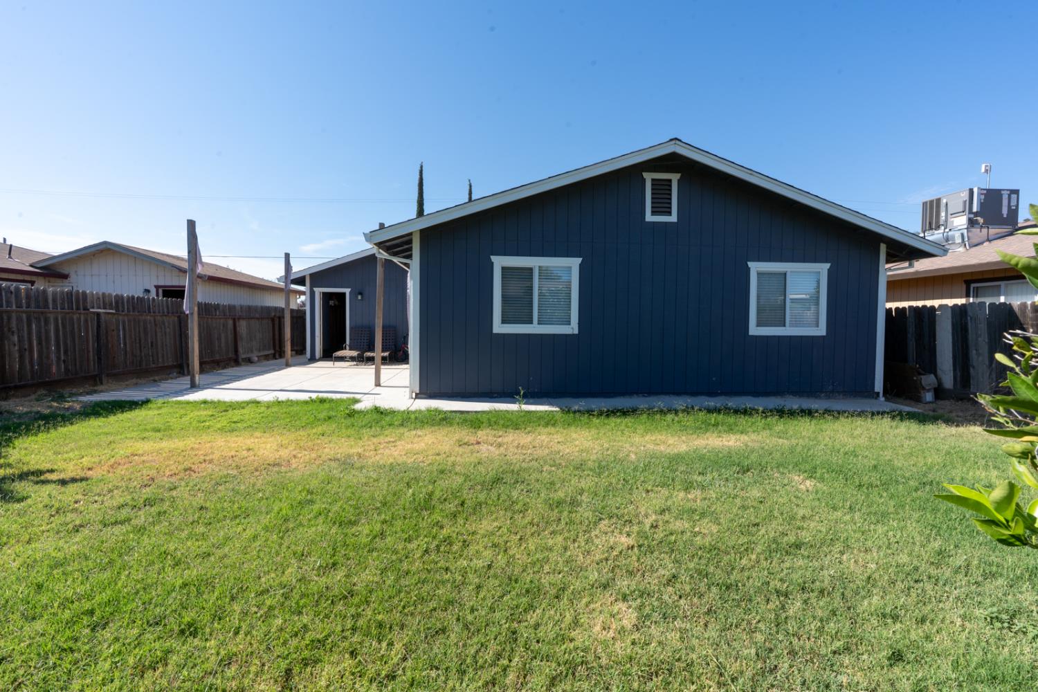 8778 Almond St, Dos Palos, CA 93620