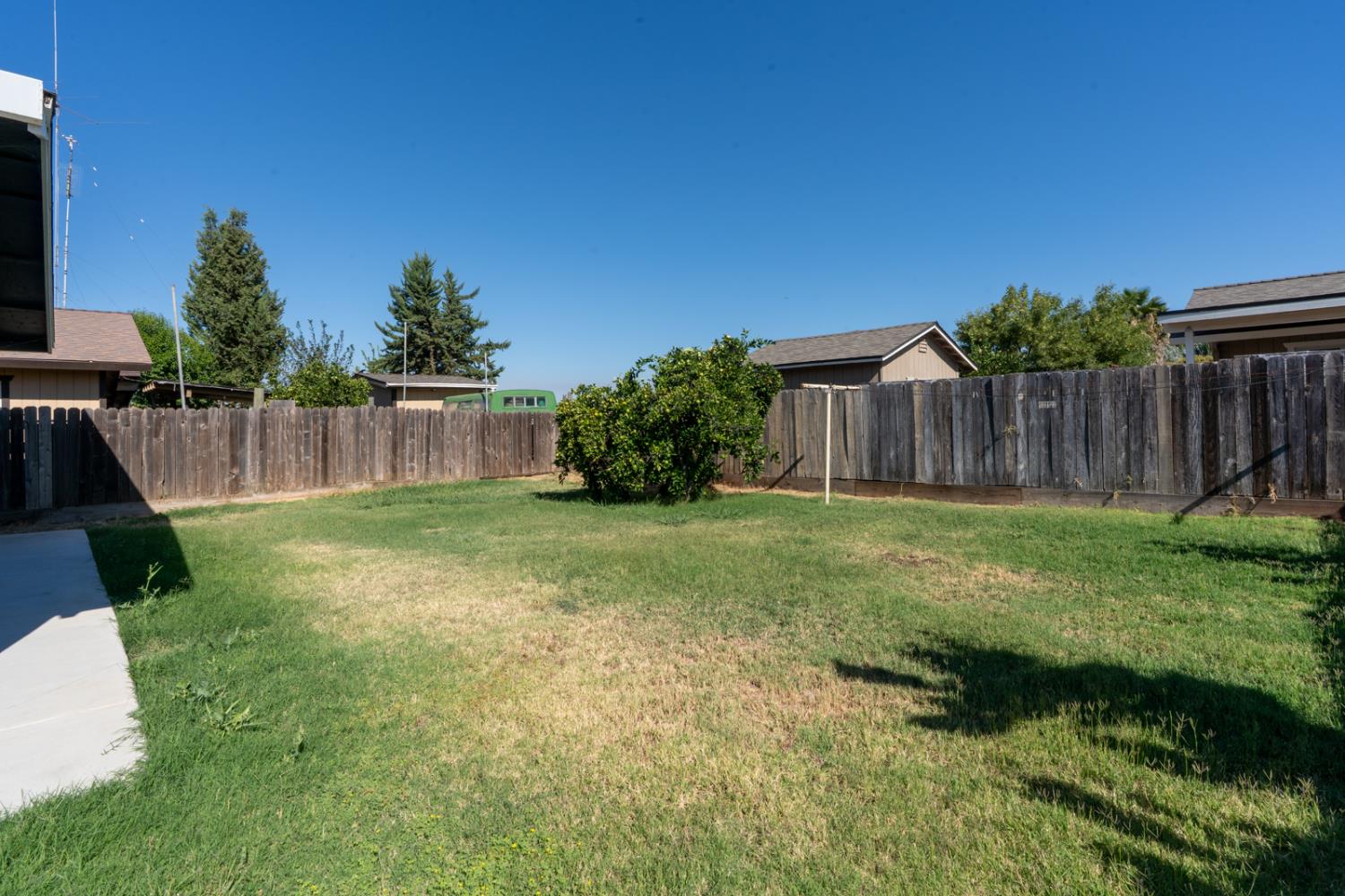 8778 Almond St, Dos Palos, CA 93620