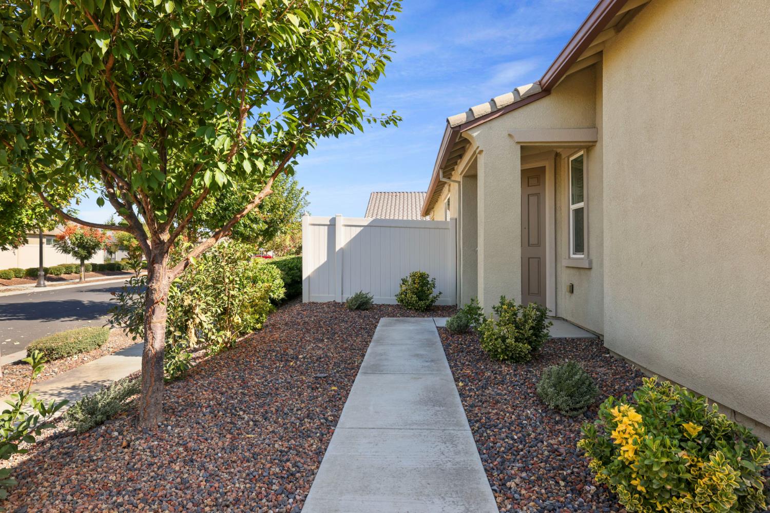 1395 Chestnut Hill Dr, Manteca, CA 95336