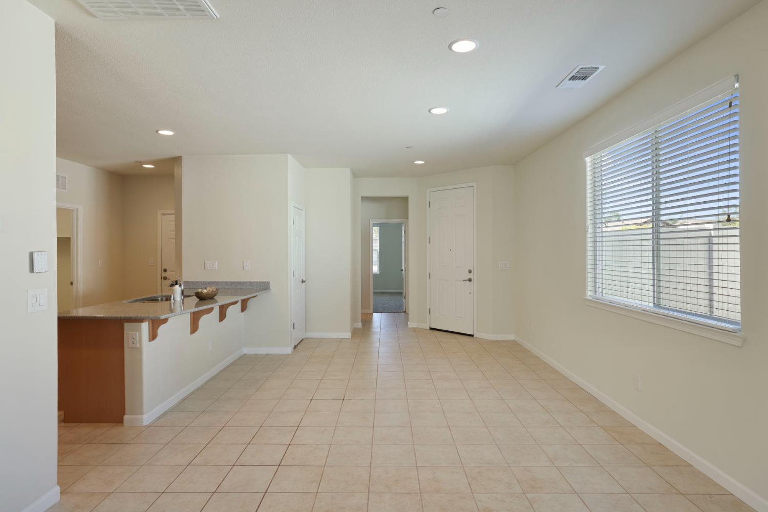 1395 Chestnut Hill Dr, Manteca, CA 95336