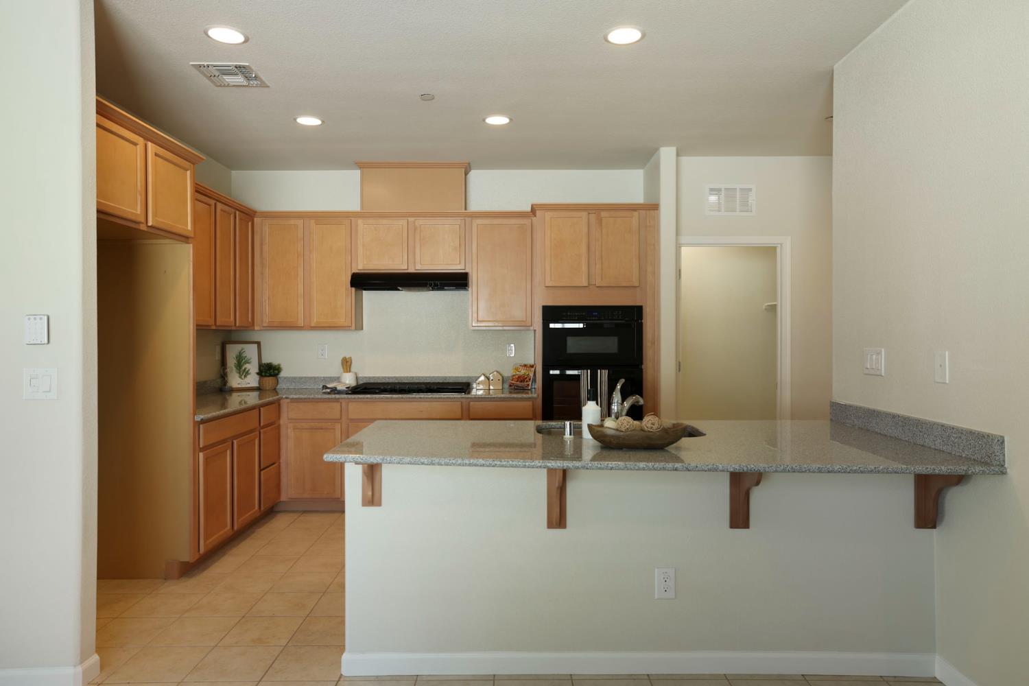 1395 Chestnut Hill Dr, Manteca, CA 95336