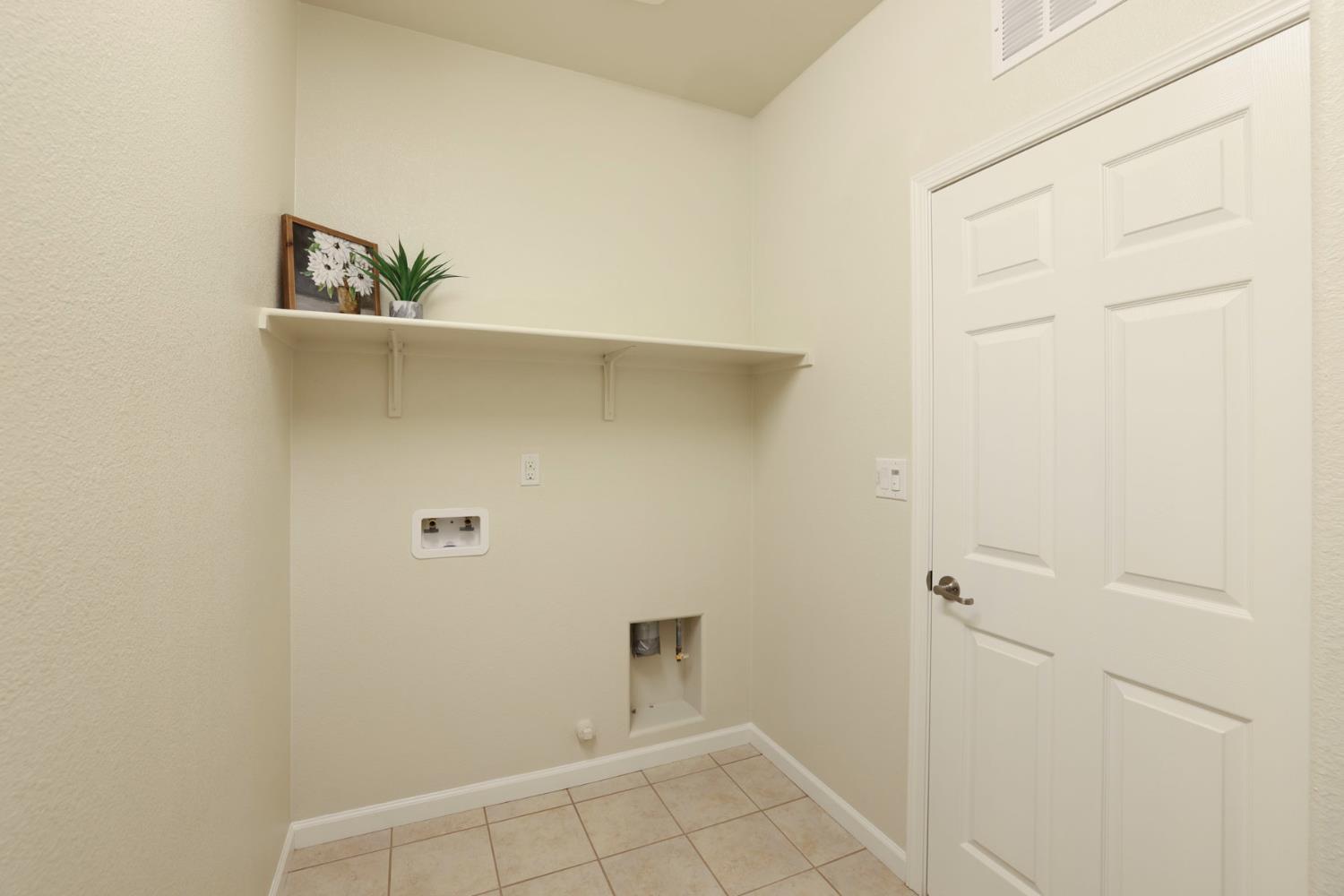 1395 Chestnut Hill Dr, Manteca, CA 95336