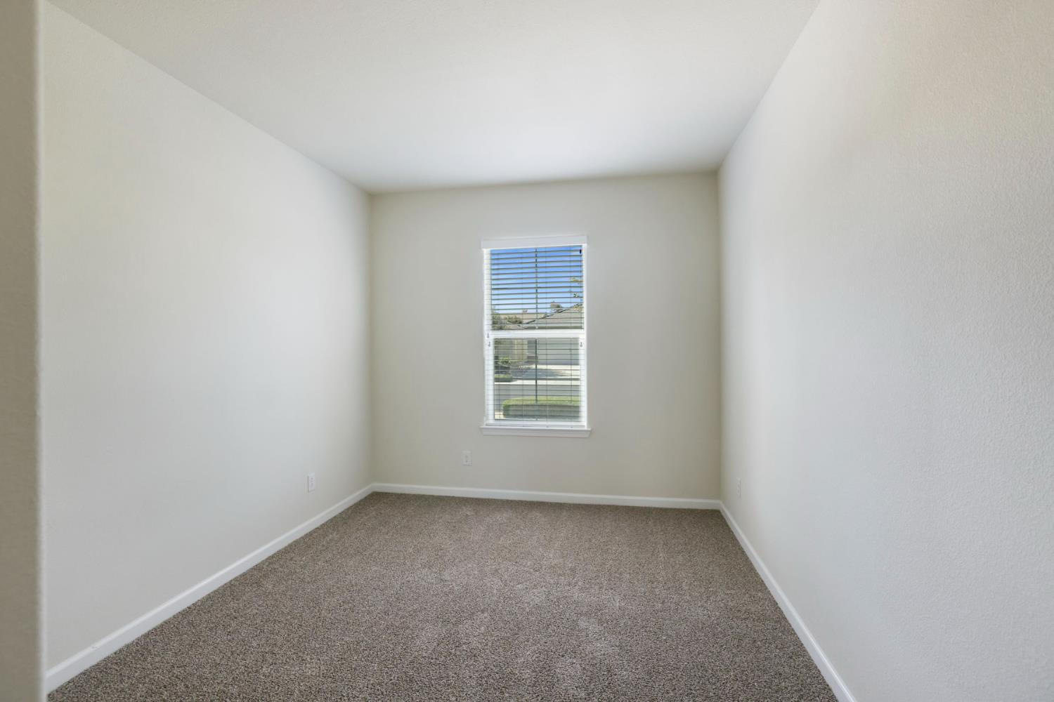 1395 Chestnut Hill Dr, Manteca, CA 95336