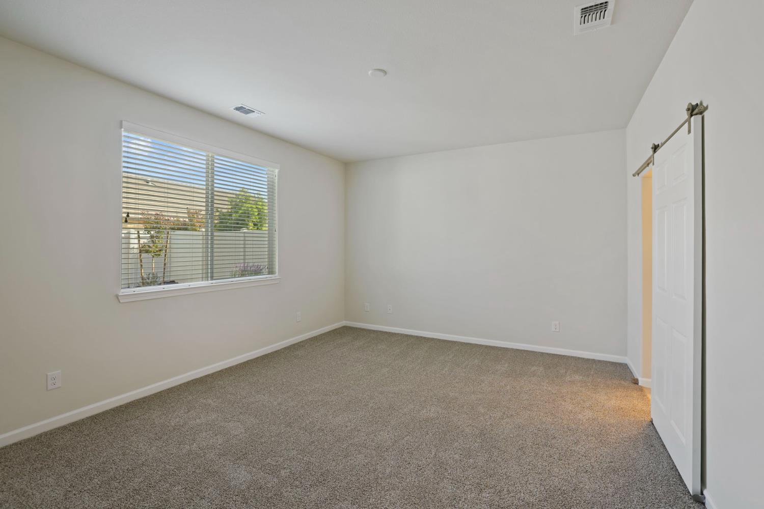 1395 Chestnut Hill Dr, Manteca, CA 95336