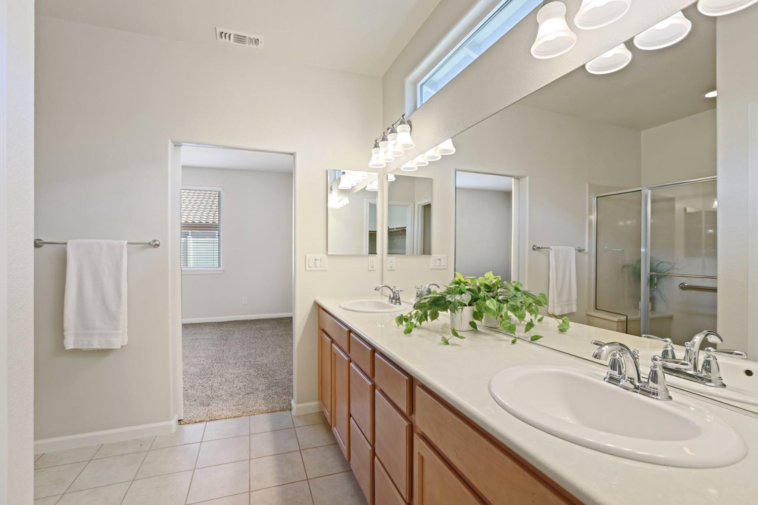 1395 Chestnut Hill Dr, Manteca, CA 95336
