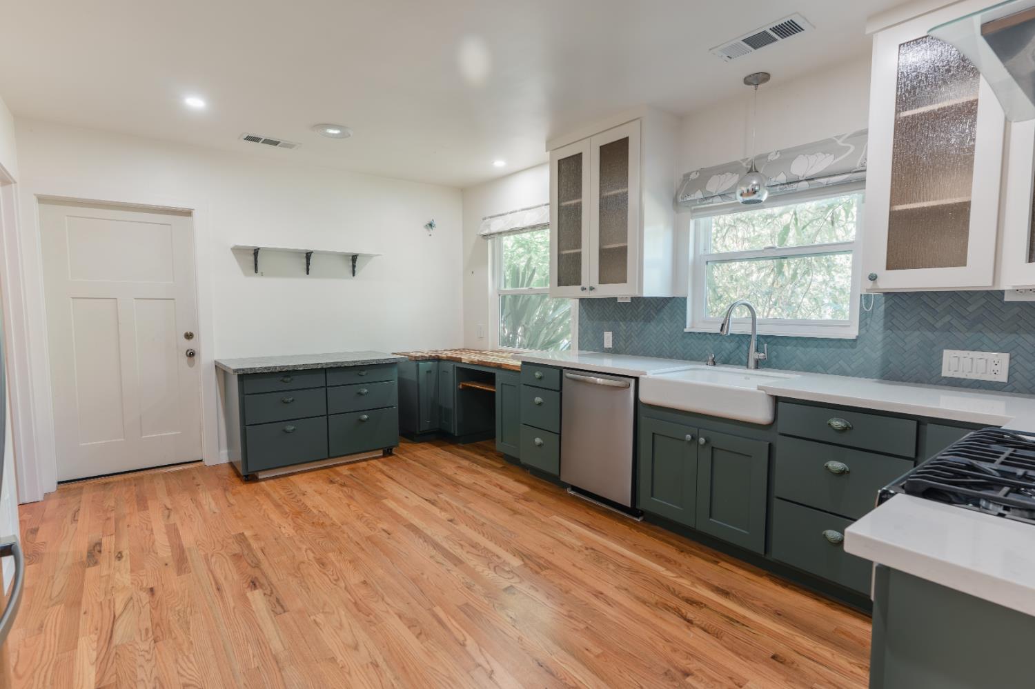 1560 W 23rd St, Merced, CA 95340