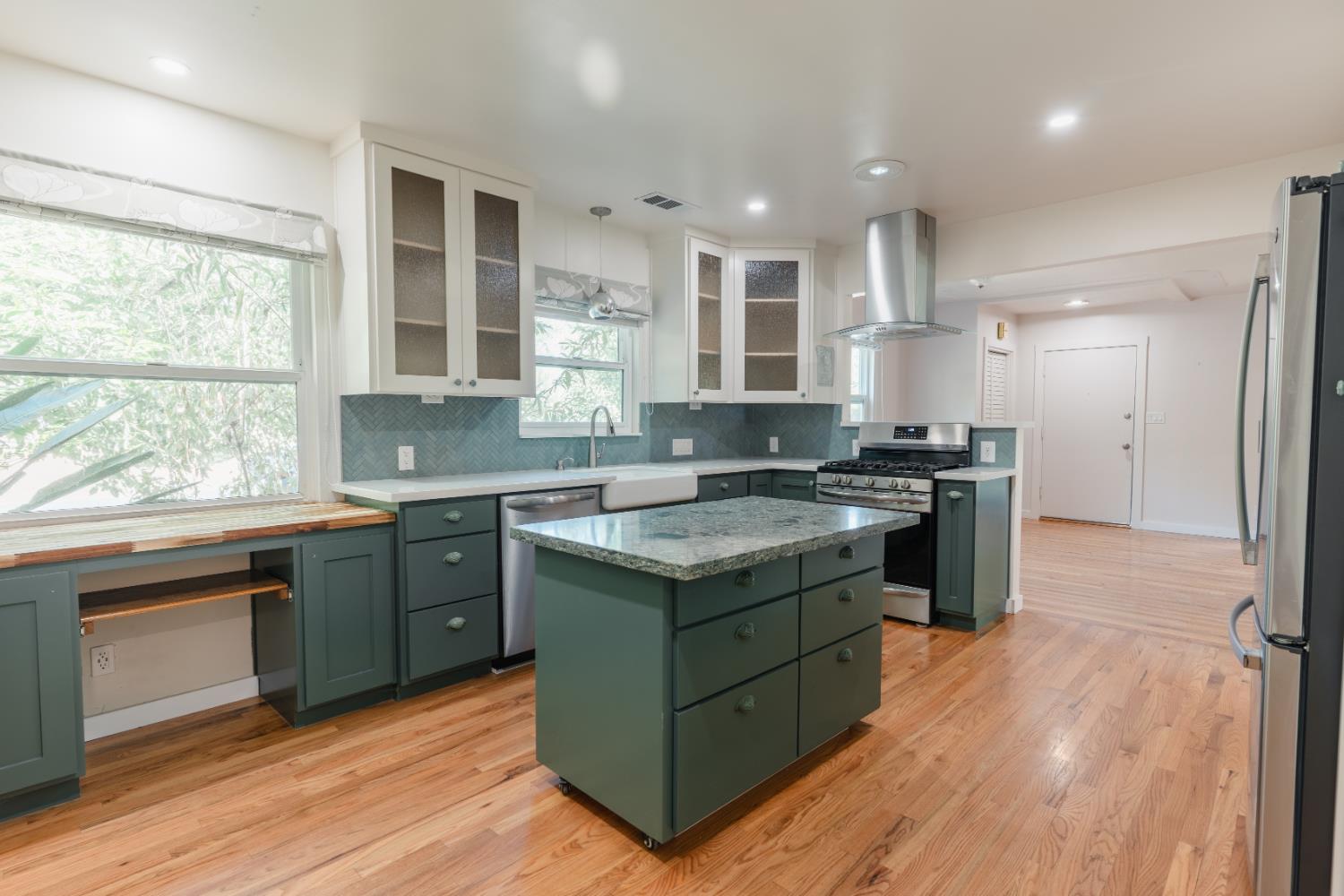 1560 W 23rd St, Merced, CA 95340