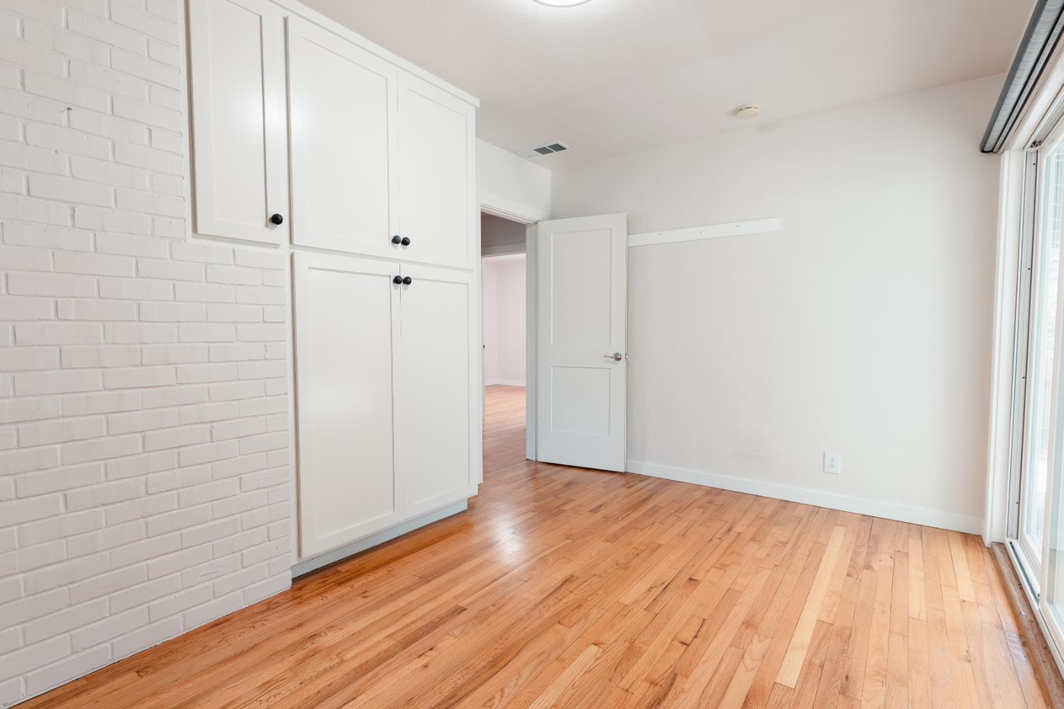 1560 W 23rd St, Merced, CA 95340