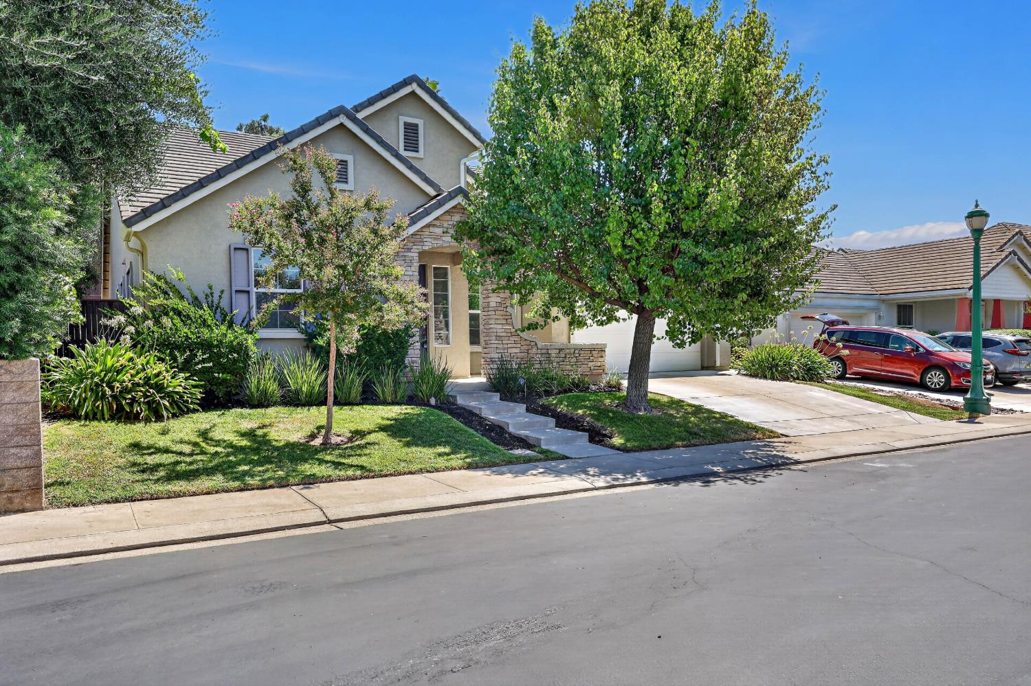 212 Coastal Ln, Waterford, CA 95386