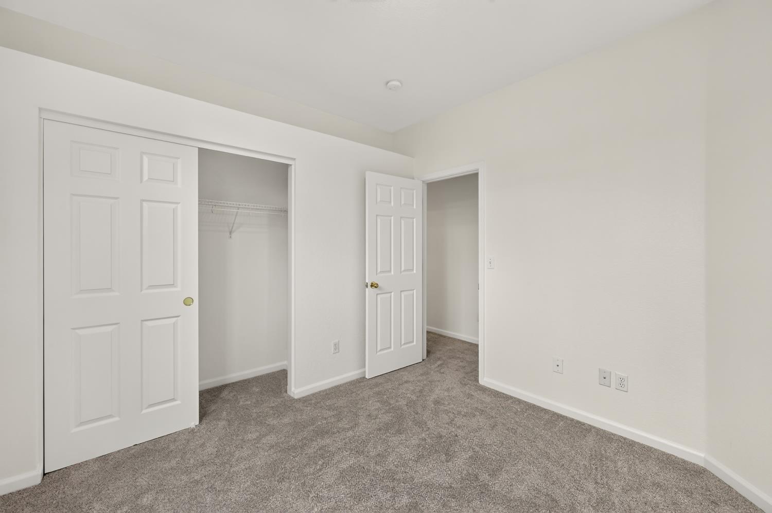 212 Coastal Ln, Waterford, CA 95386