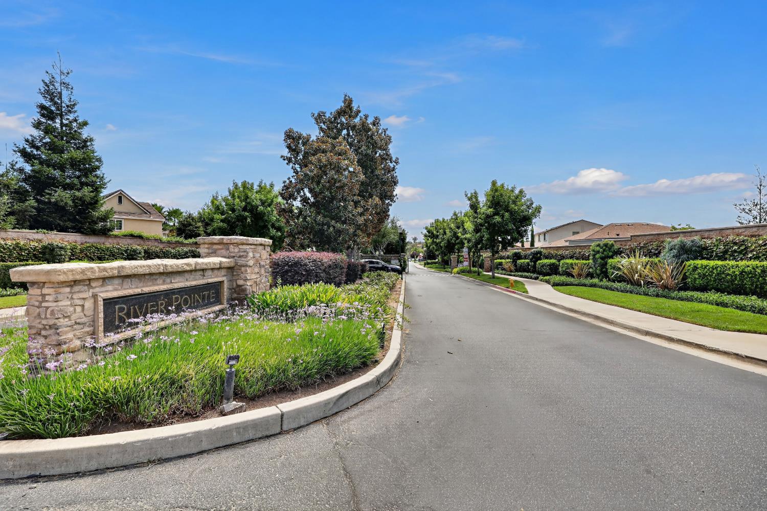 212 Coastal Ln, Waterford, CA 95386