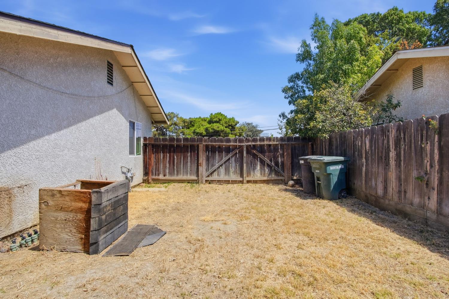 1975 Prince St, Newman, CA 95360
