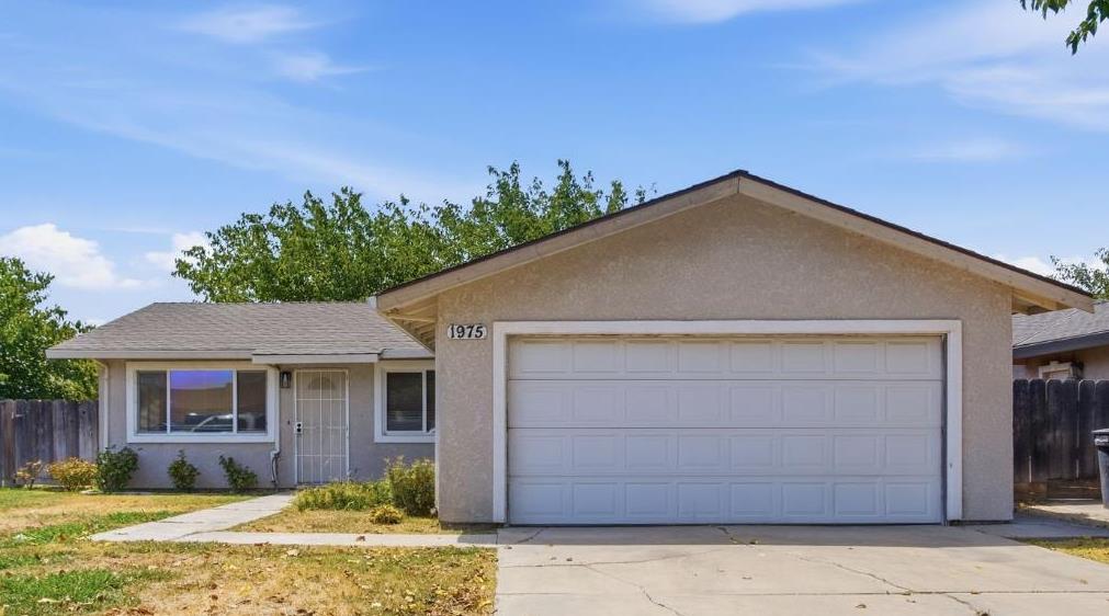 1975 Prince St, Newman, CA 95360