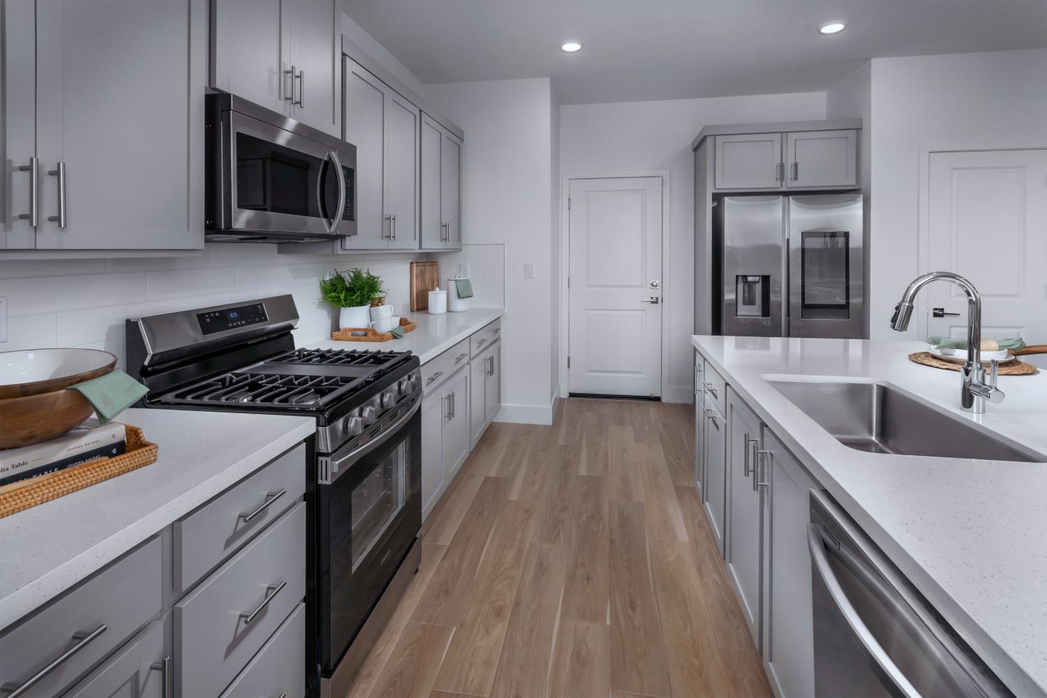 3311 Cascade Dr, Manteca, CA 95337