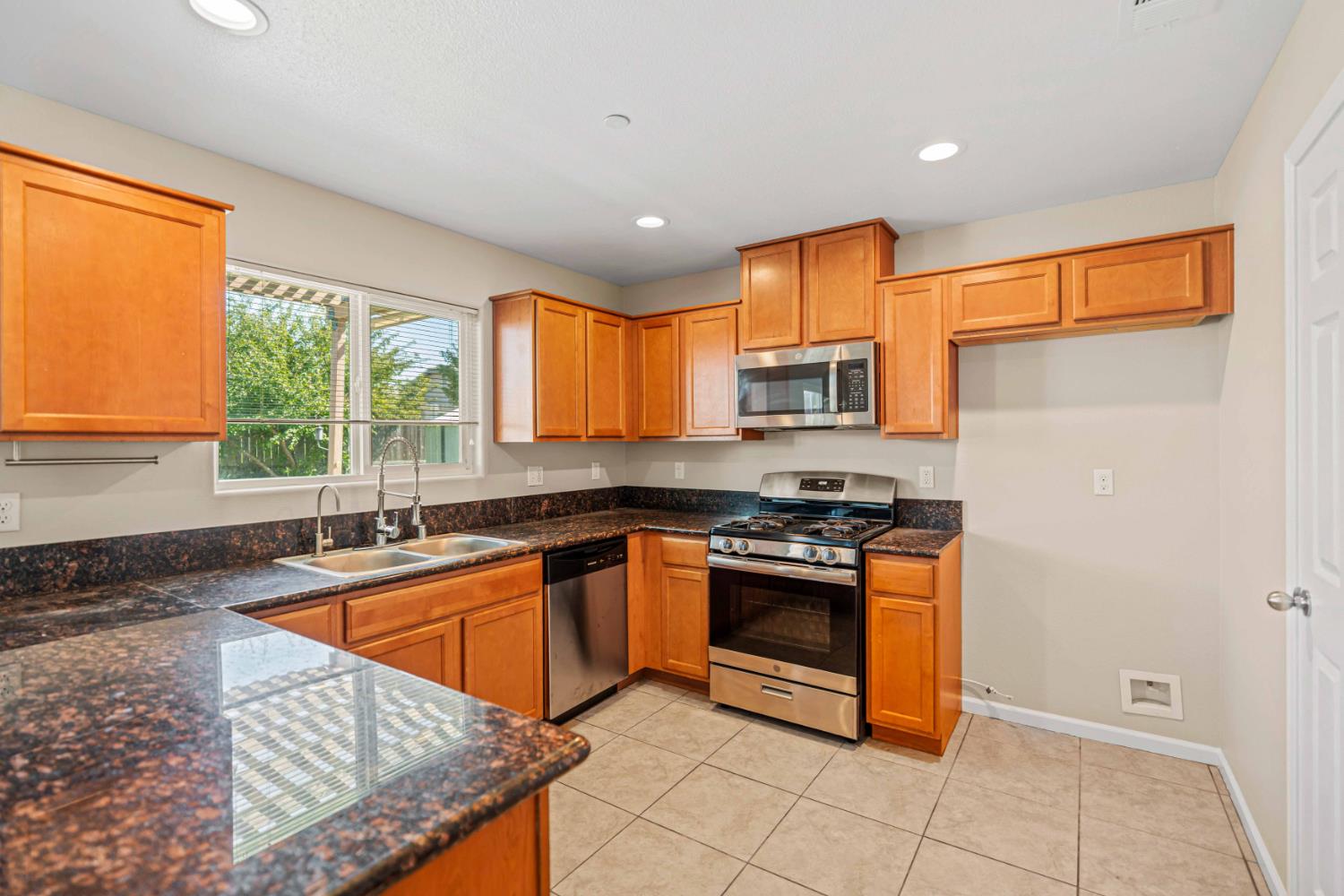 7462 Wren Dr, Winton, CA 95388