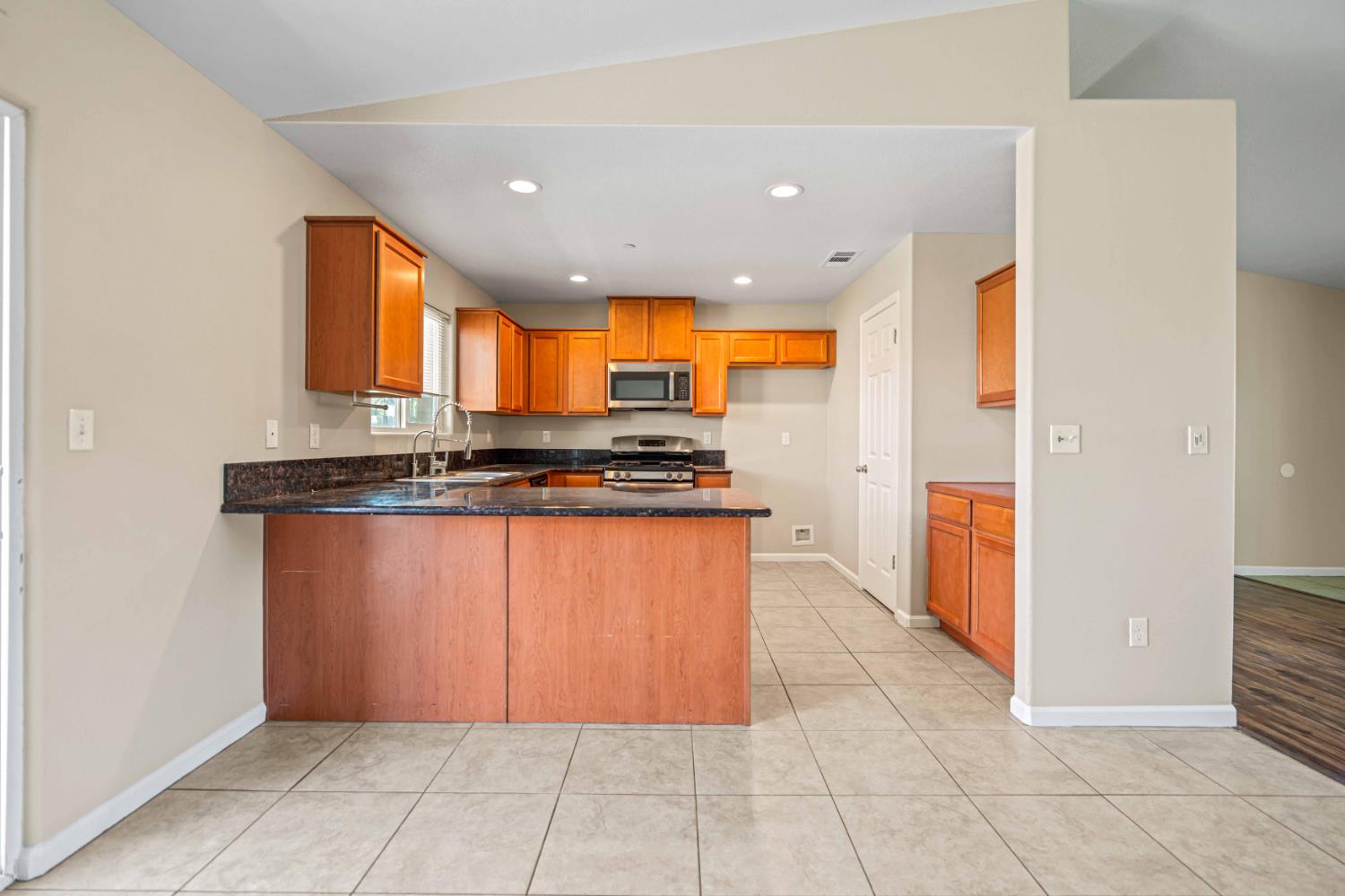 7462 Wren Dr, Winton, CA 95388