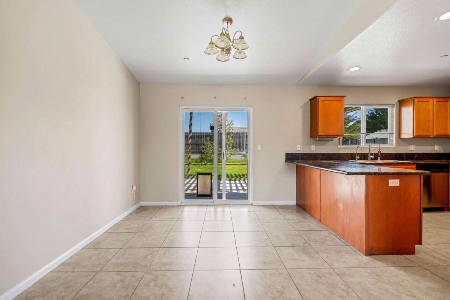 7462 Wren Dr, Winton, CA 95388