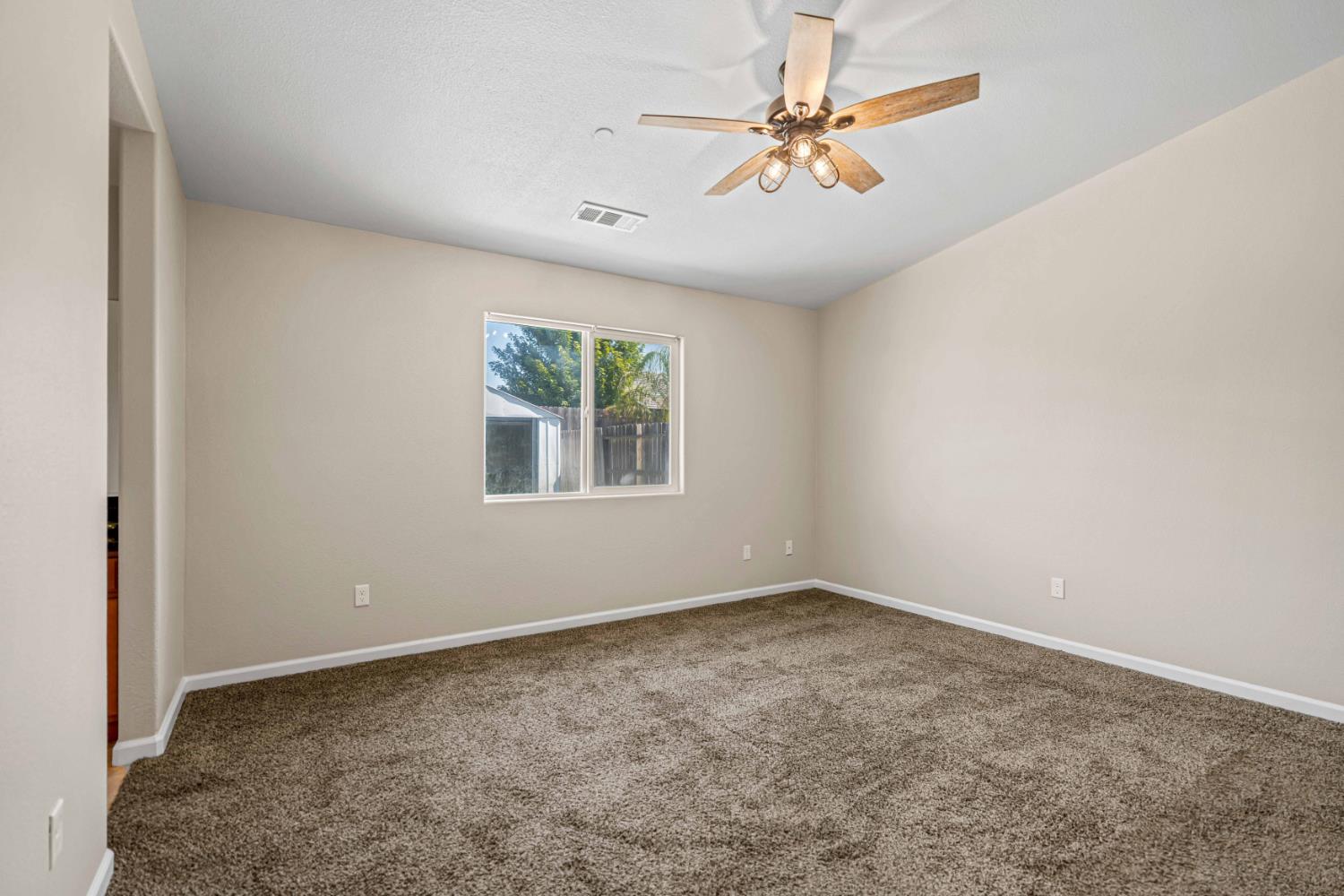 7462 Wren Dr, Winton, CA 95388