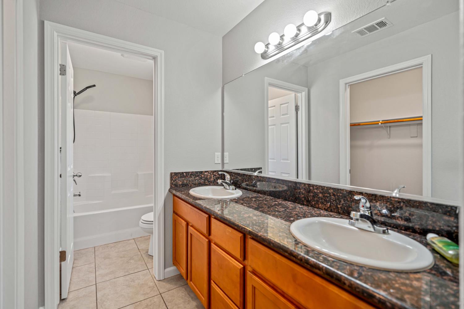 7462 Wren Dr, Winton, CA 95388