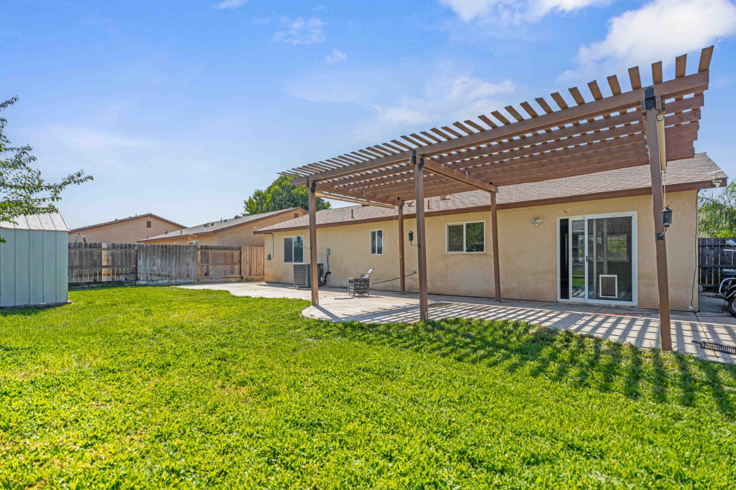 7462 Wren Dr, Winton, CA 95388