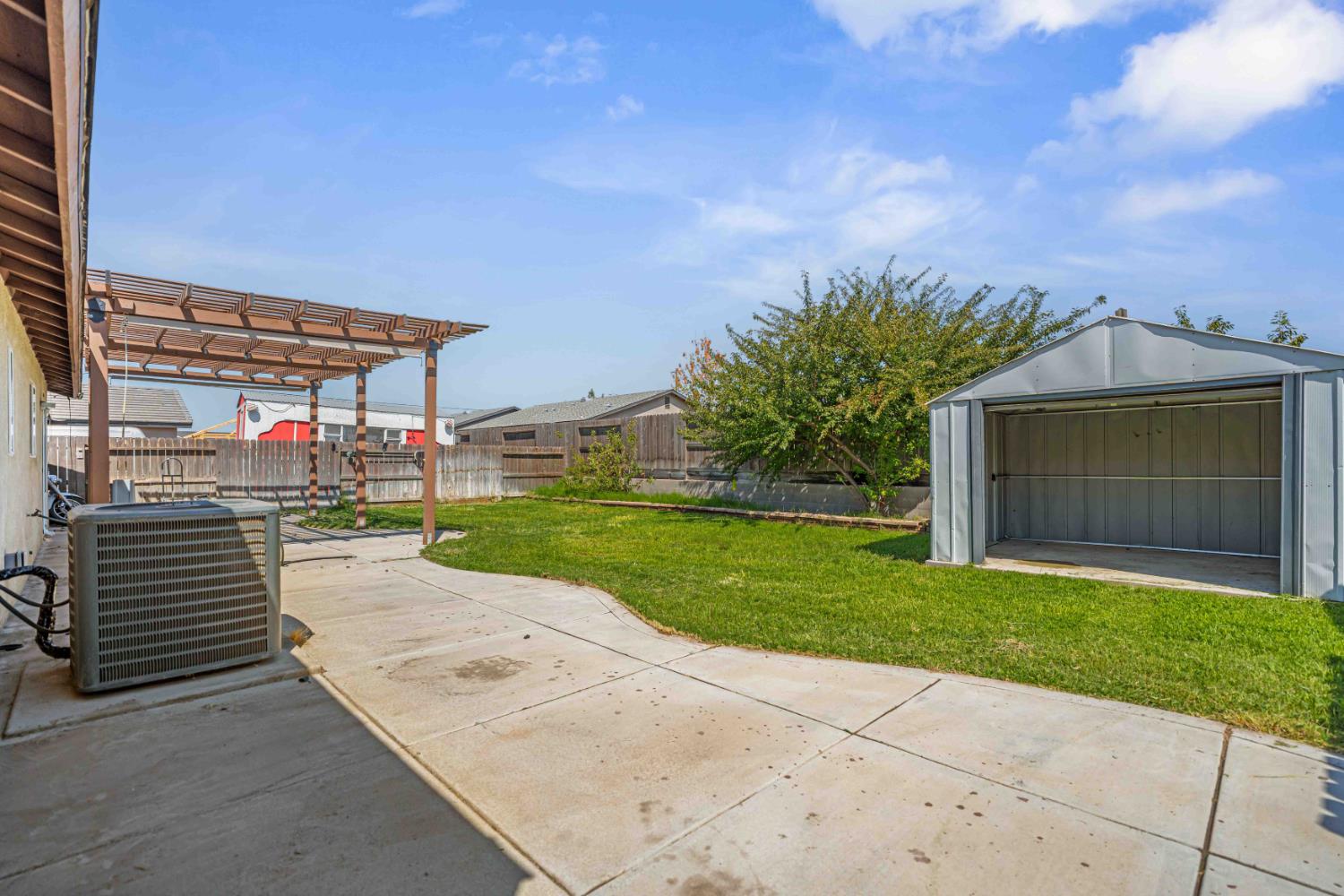 7462 Wren Dr, Winton, CA 95388