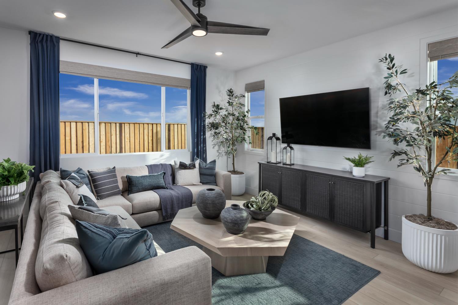 3303 Cascade Dr, Manteca, CA 95337