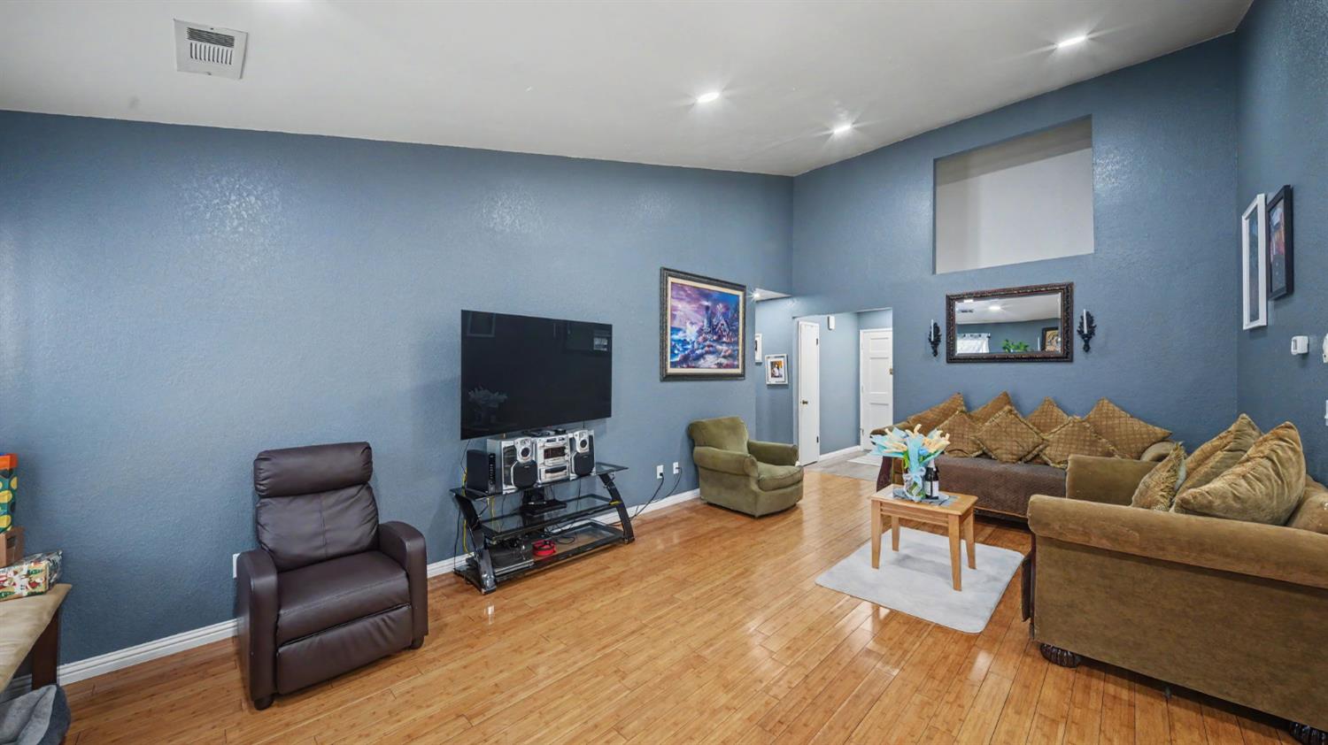 1140 Courtney Way, Modesto, CA 95358