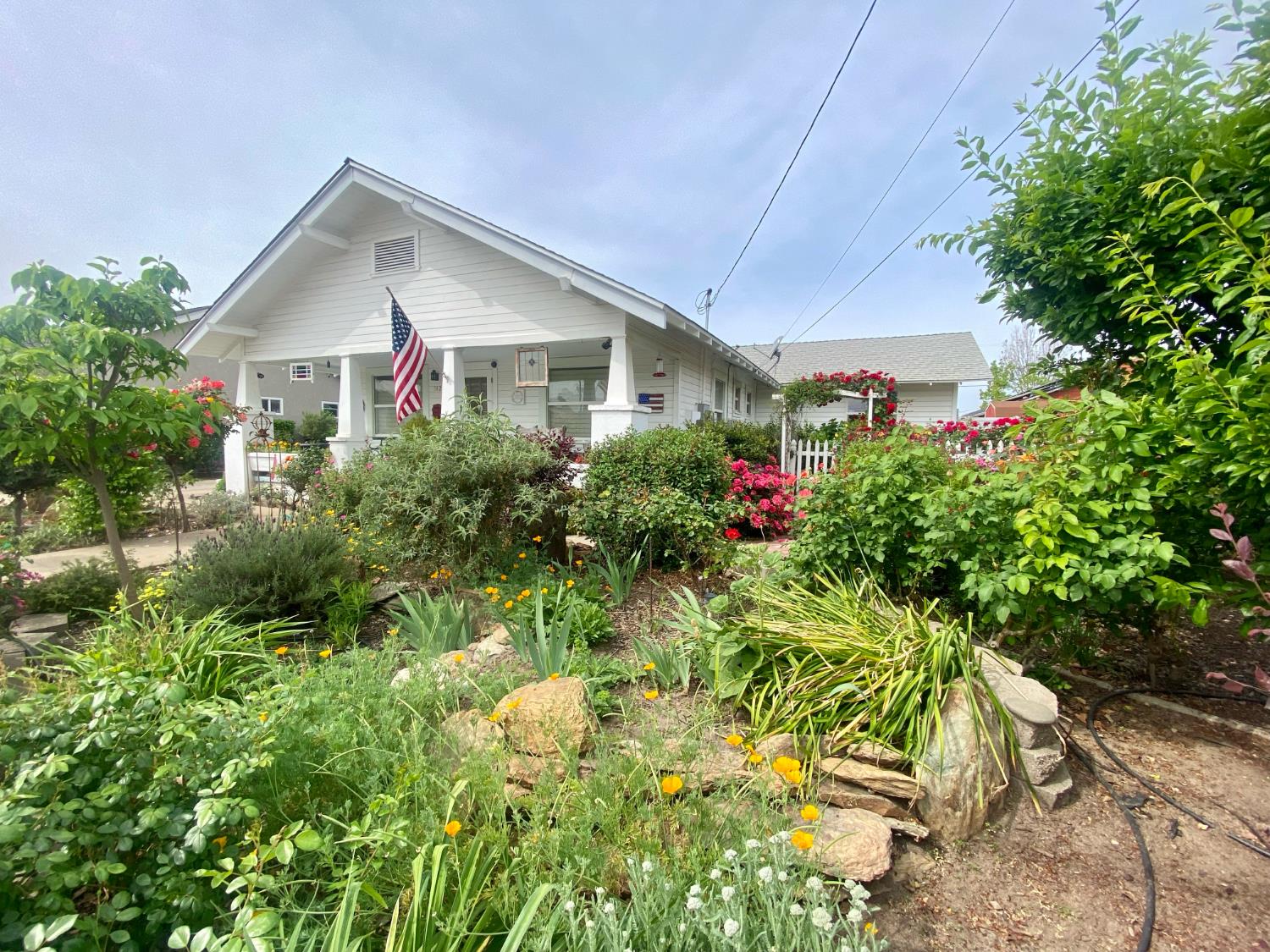 242 Laurel Ave, Oakdale, CA 95361