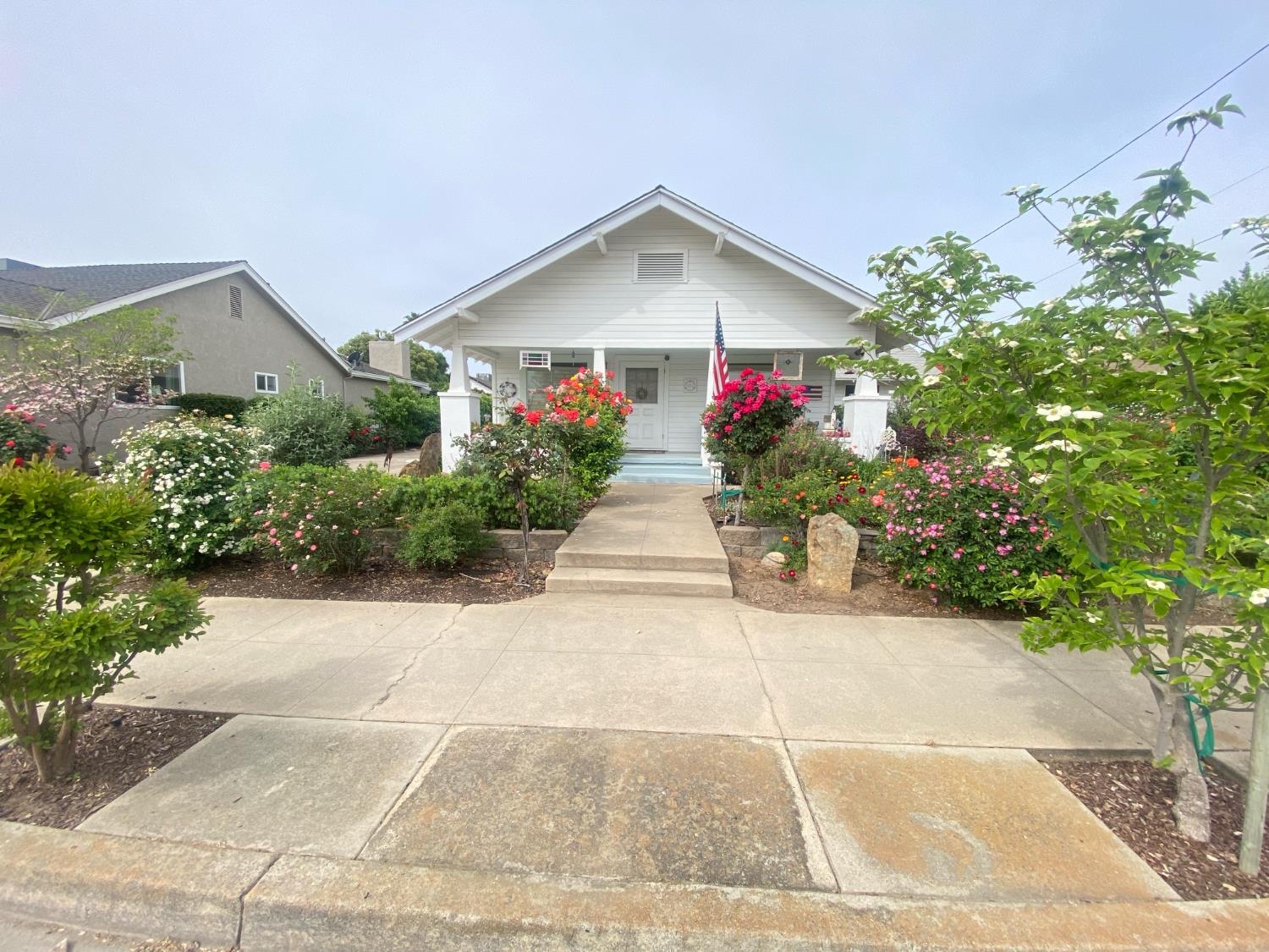 242 Laurel Ave, Oakdale, CA 95361
