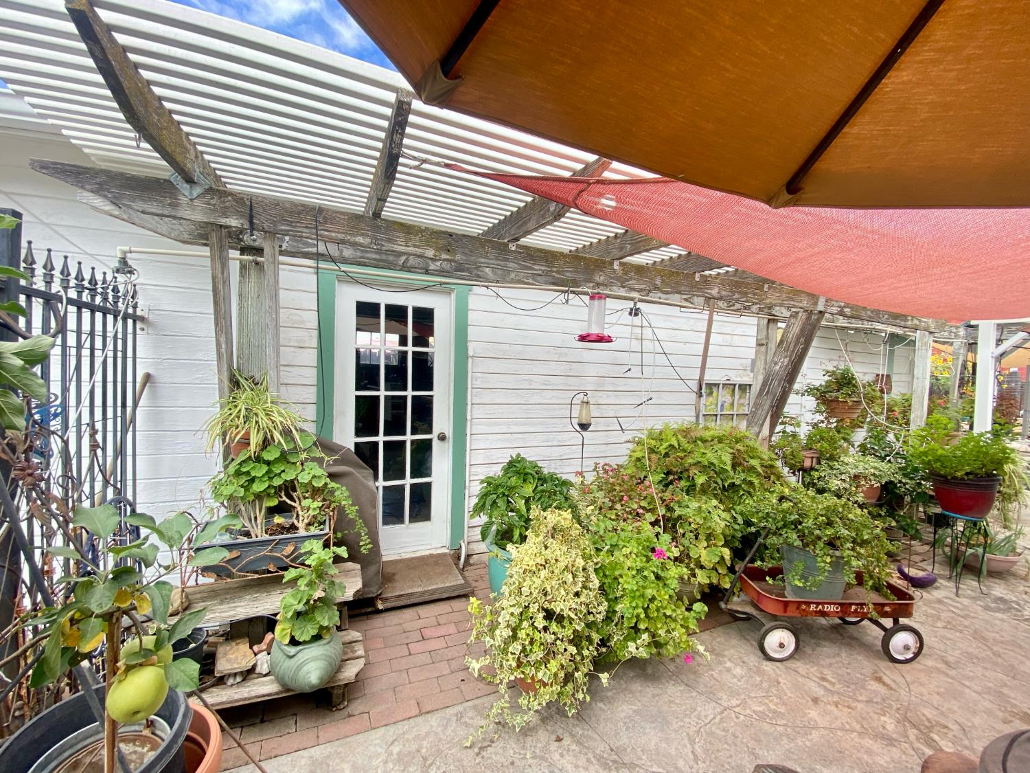 242 Laurel Ave, Oakdale, CA 95361