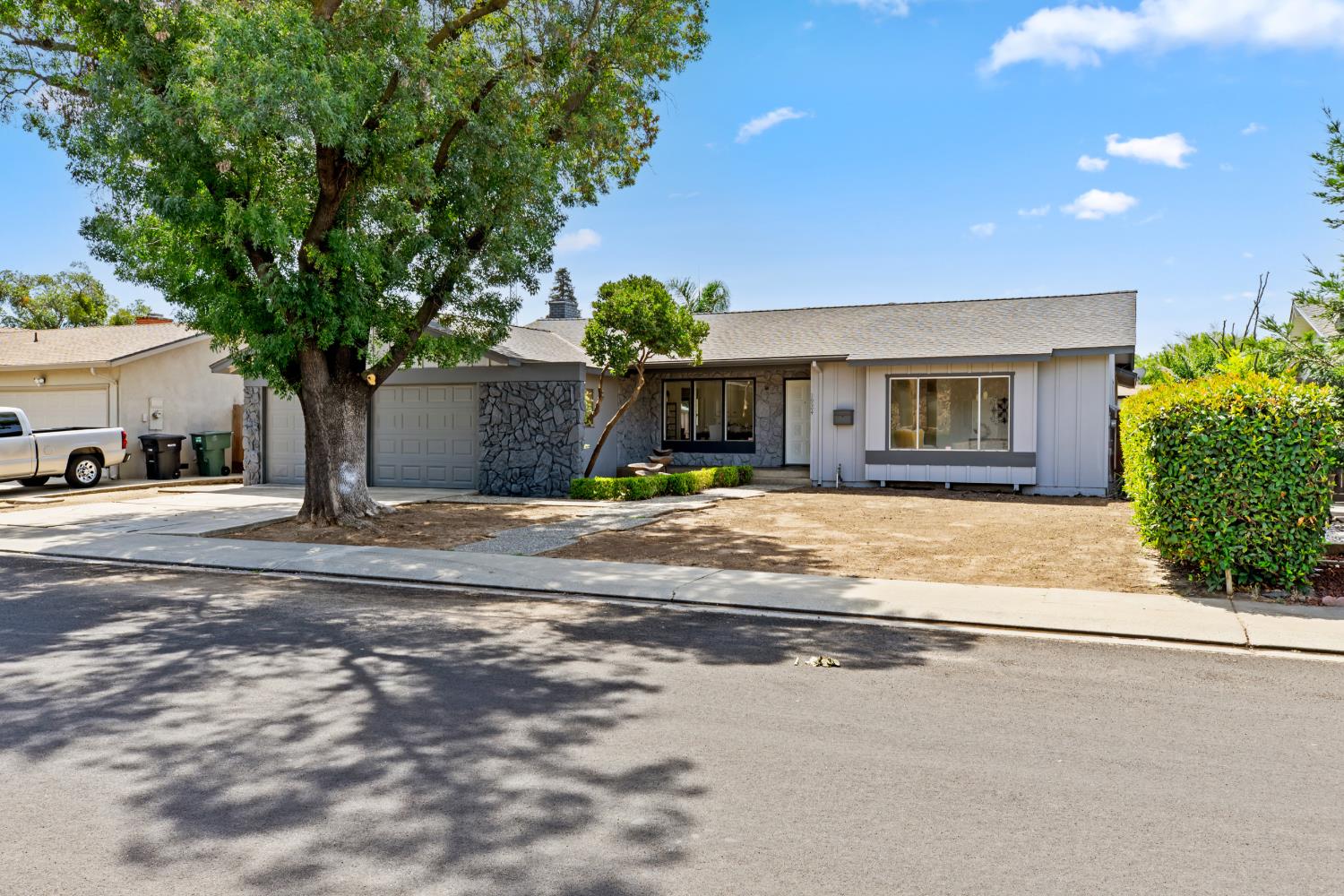 1924 Kendall Ave, Modesto, CA 95355
