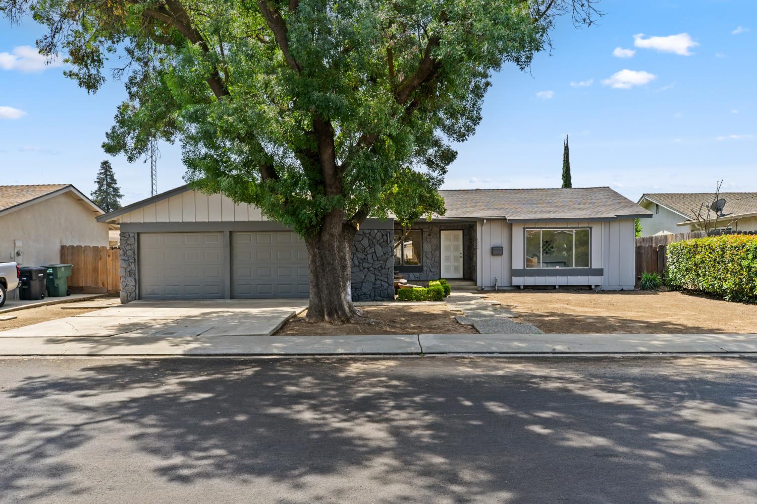 1924 Kendall Ave, Modesto, CA 95355