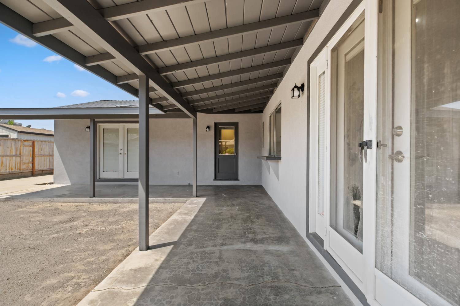 1924 Kendall Ave, Modesto, CA 95355