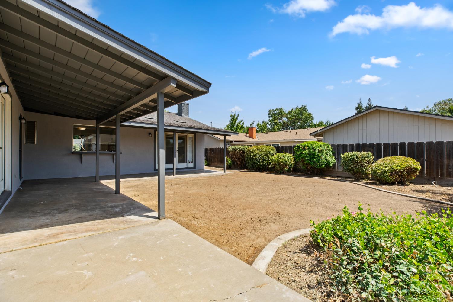 1924 Kendall Ave, Modesto, CA 95355