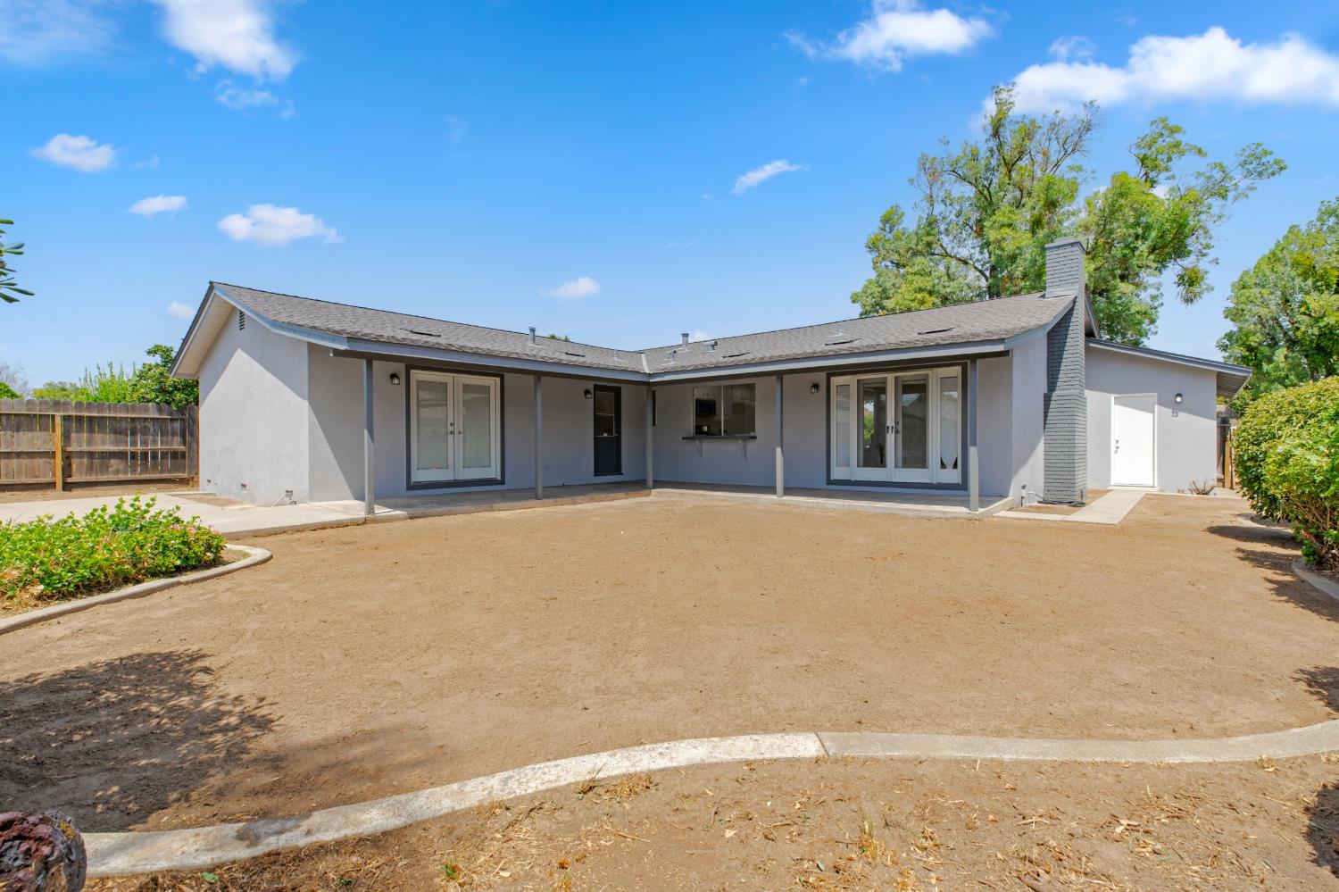 1924 Kendall Ave, Modesto, CA 95355