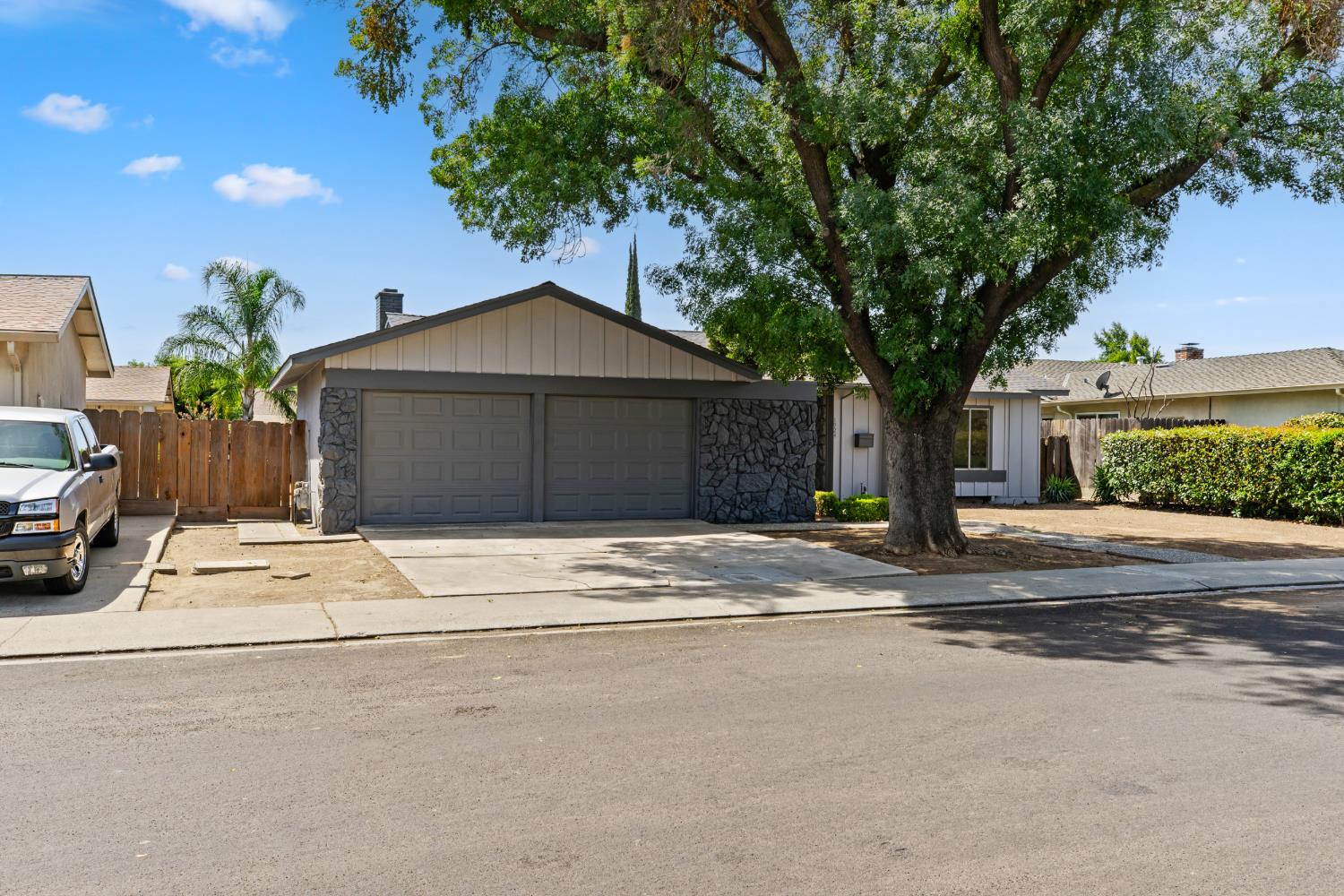 1924 Kendall Ave, Modesto, CA 95355