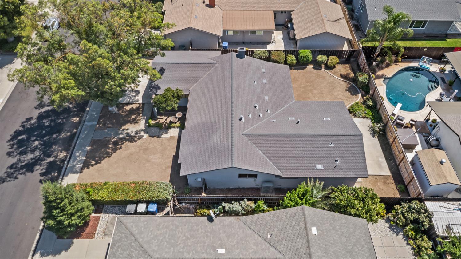 1924 Kendall Ave, Modesto, CA 95355