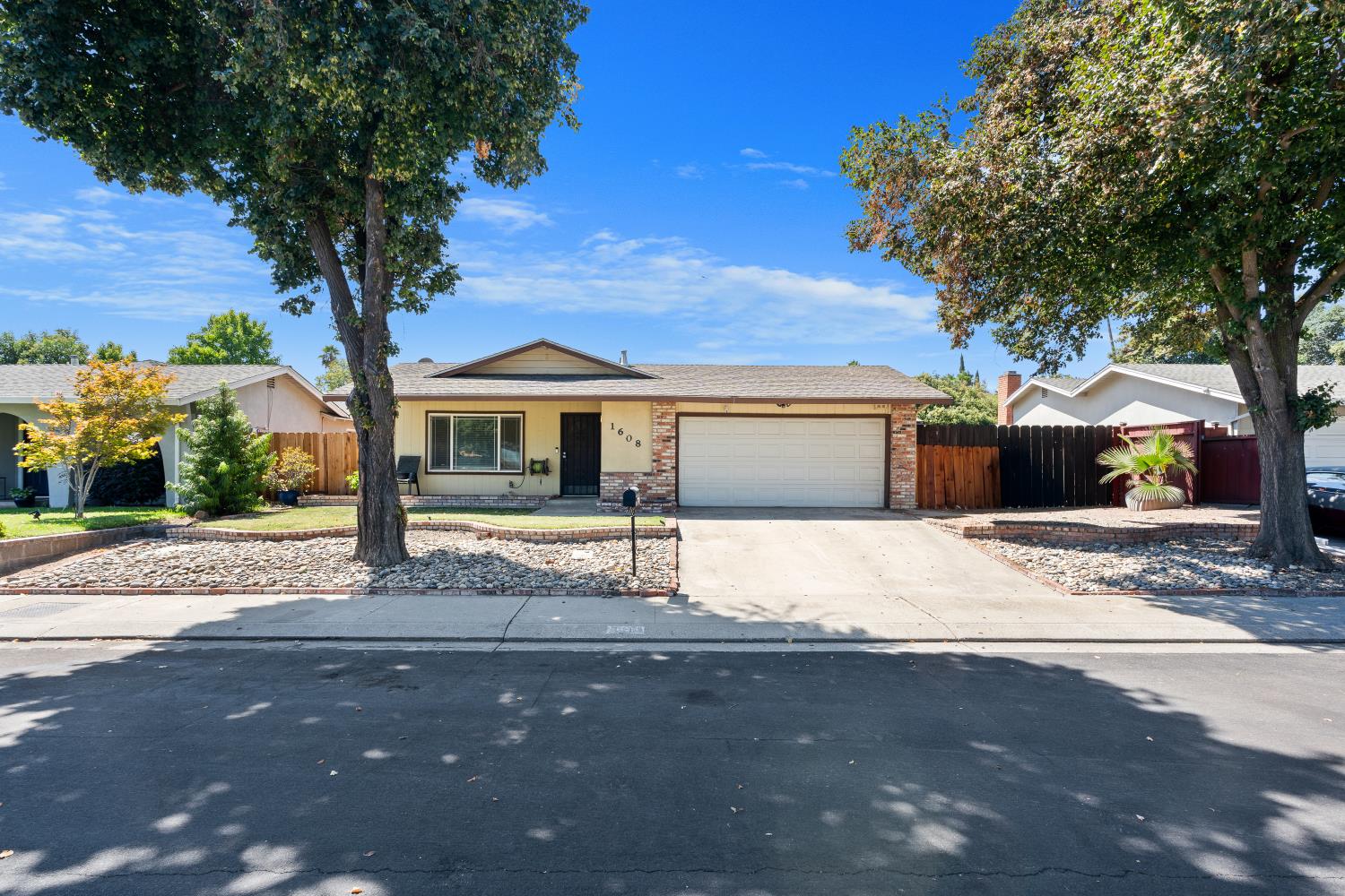 1608 Montecito Ave, Modesto, CA 95355