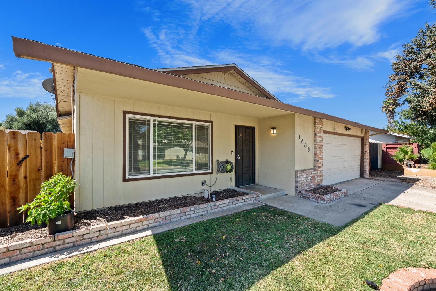1608 Montecito Ave, Modesto, CA 95355