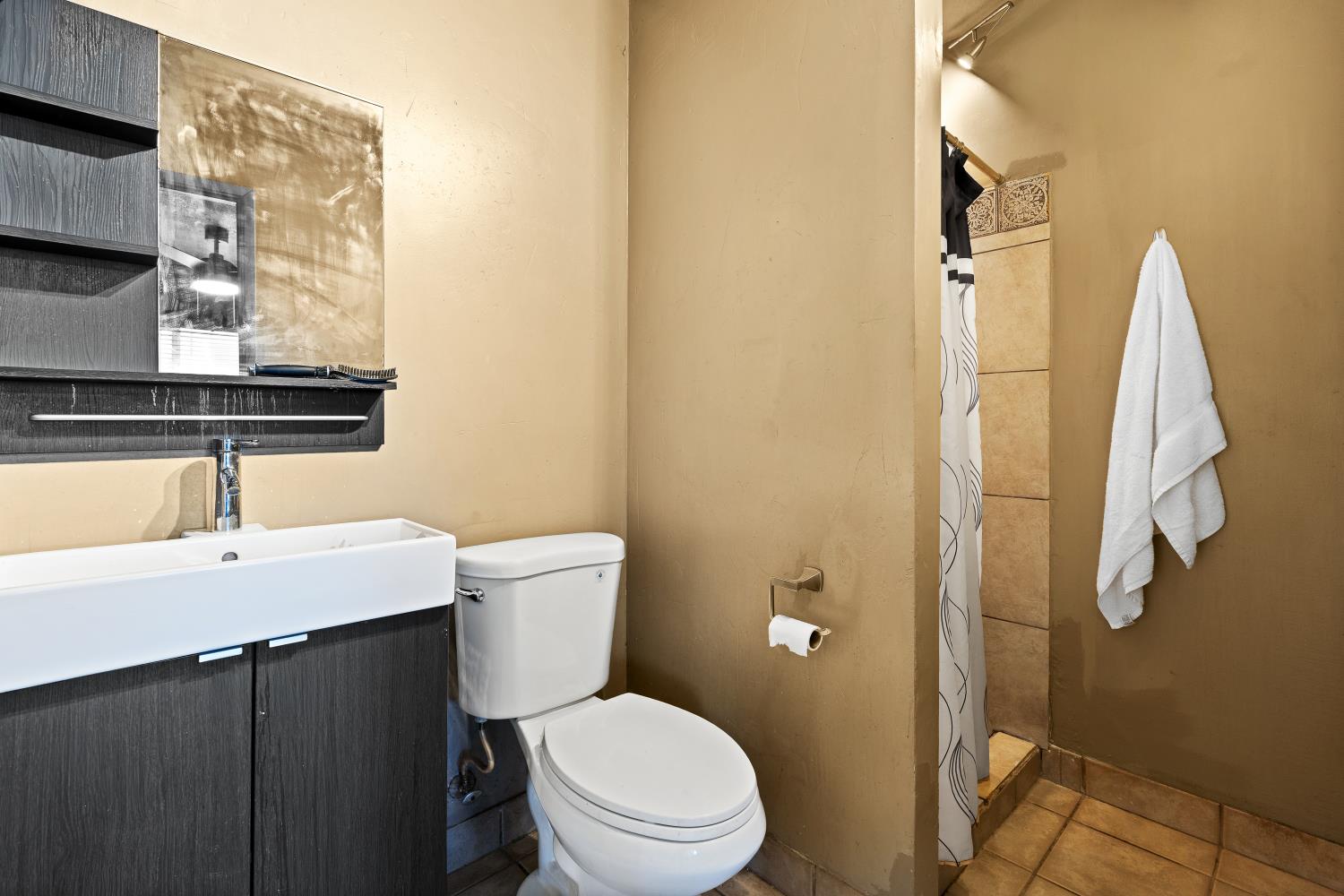 1608 Montecito Ave, Modesto, CA 95355