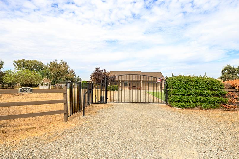6249 Eleanor Rd, Oakdale, CA 95361