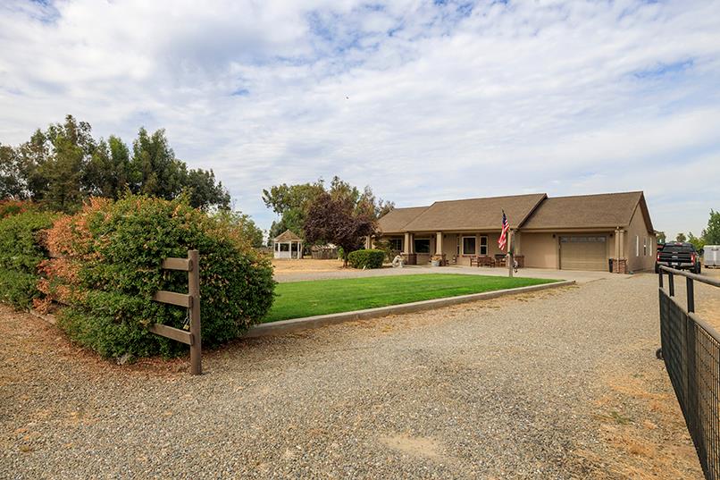 6249 Eleanor Rd, Oakdale, CA 95361