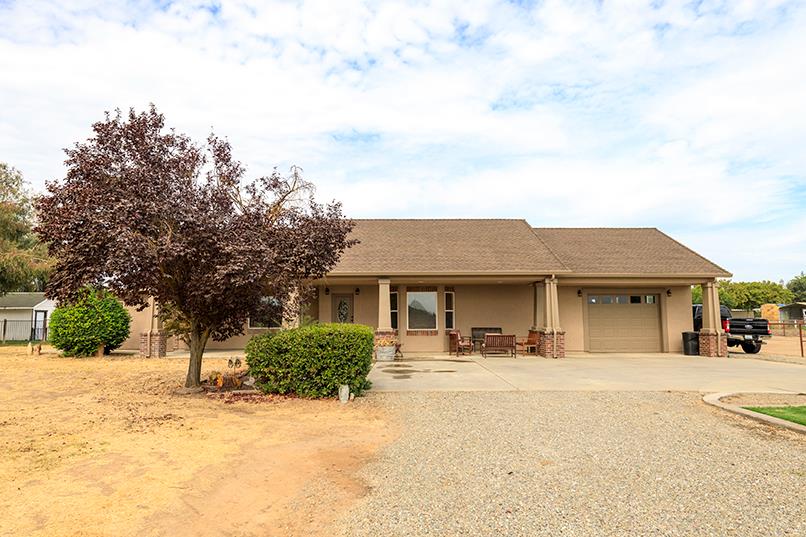 6249 Eleanor Rd, Oakdale, CA 95361